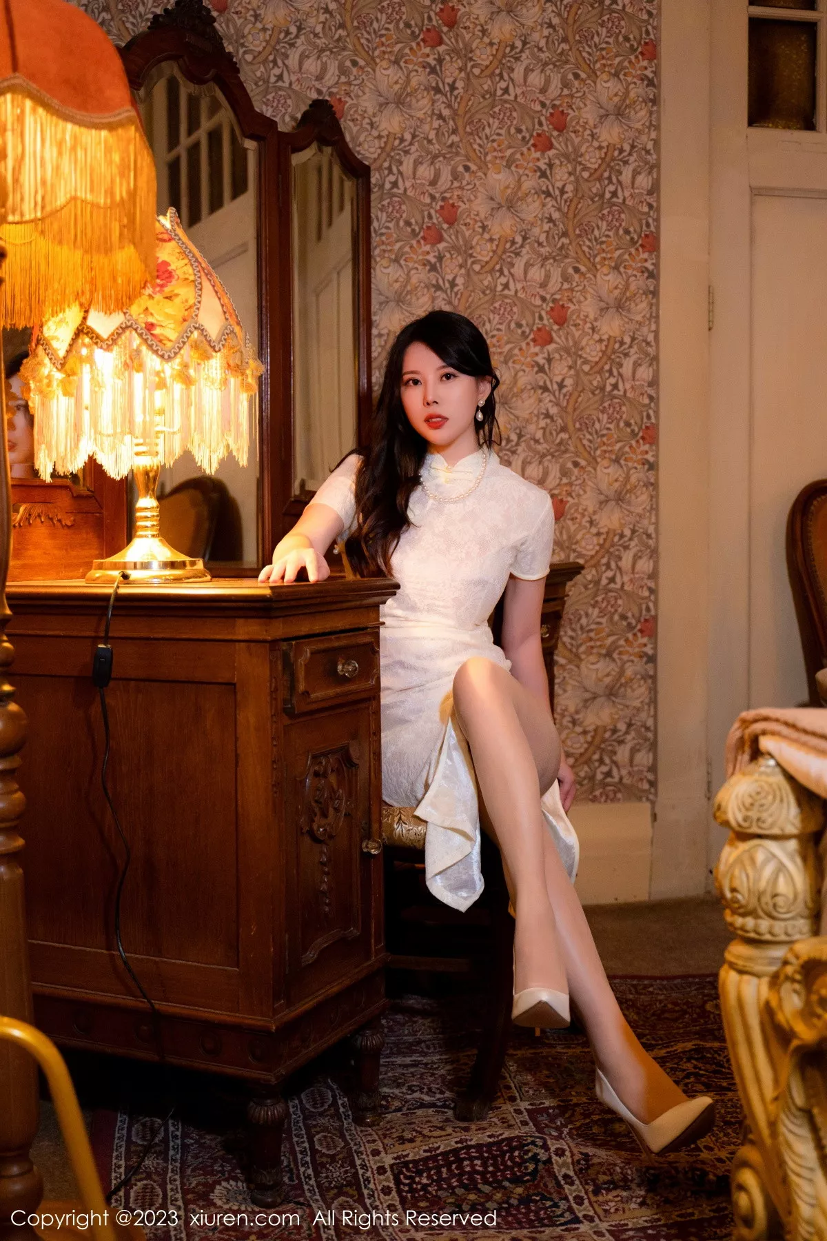 秀人集.com_[XiuRen秀人网]No.6123_模特白茹雪脱性感白色旗袍露花色轻透内衣秀丰满身材诱惑写真60P