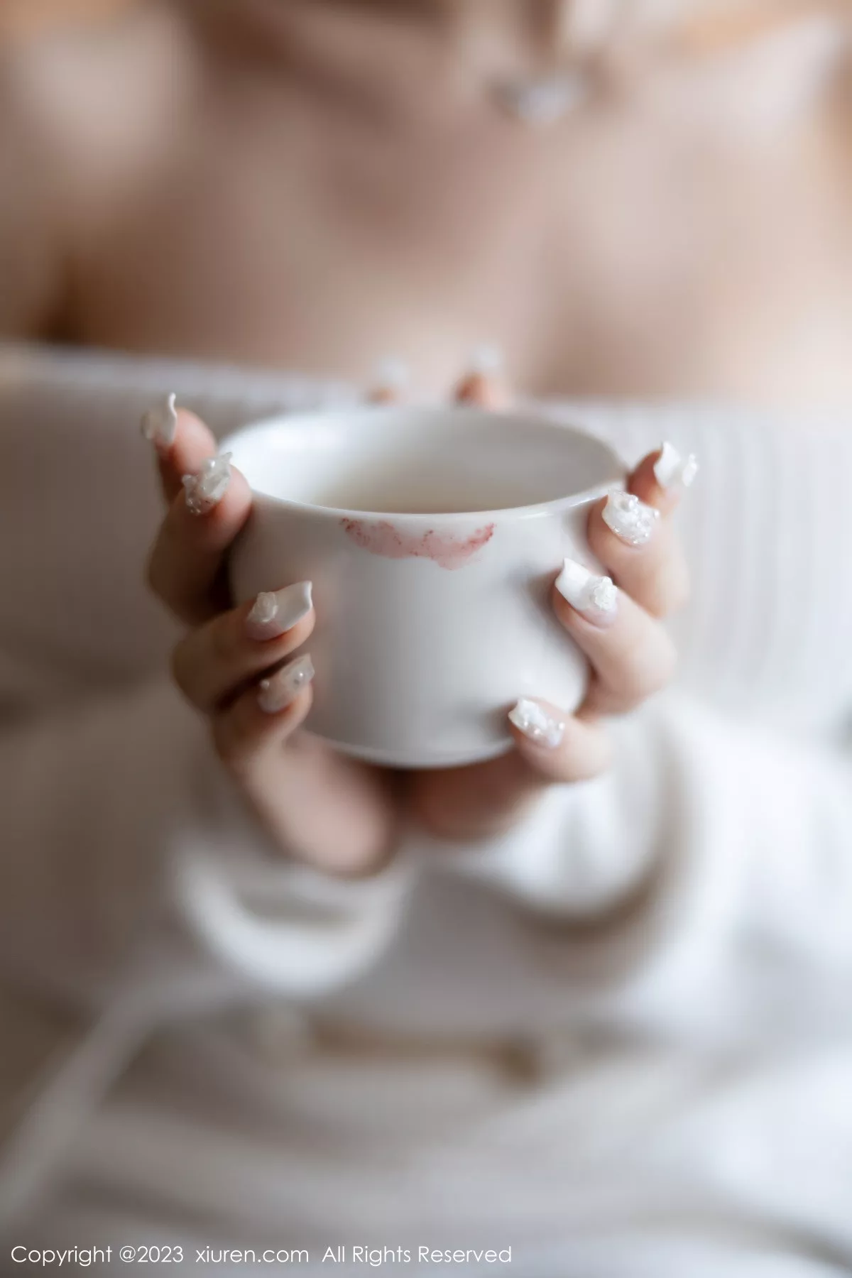 秀人集.com_[XiuRen秀人网]No.6132_女神徐莉芝Booty脱露肩连衣长裙露性感白色蕾丝内衣诱惑写真83P