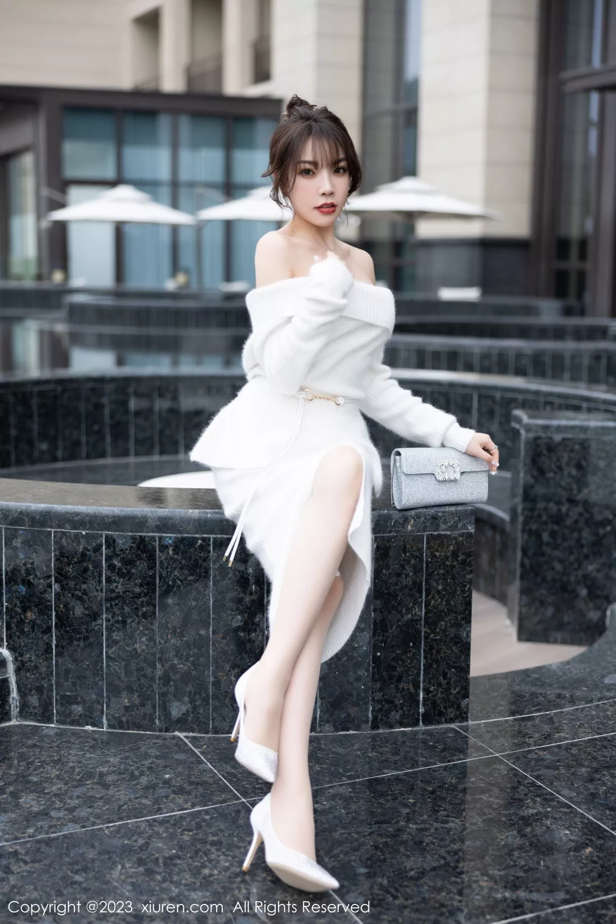 秀人集.com_[XiuRen秀人网]No.6132_女神徐莉芝Booty脱露肩连衣长裙露性感白色蕾丝内衣诱惑写真83P