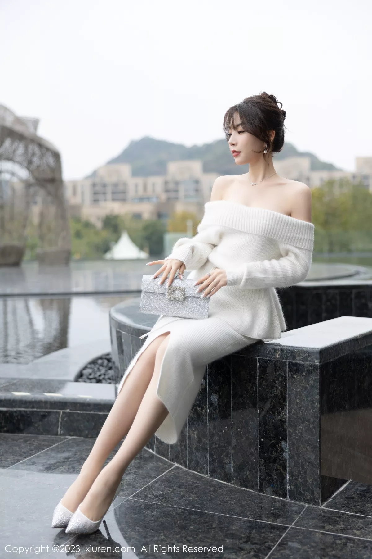 秀人集.com_[XiuRen秀人网]No.6132_女神徐莉芝Booty脱露肩连衣长裙露性感白色蕾丝内衣诱惑写真83P