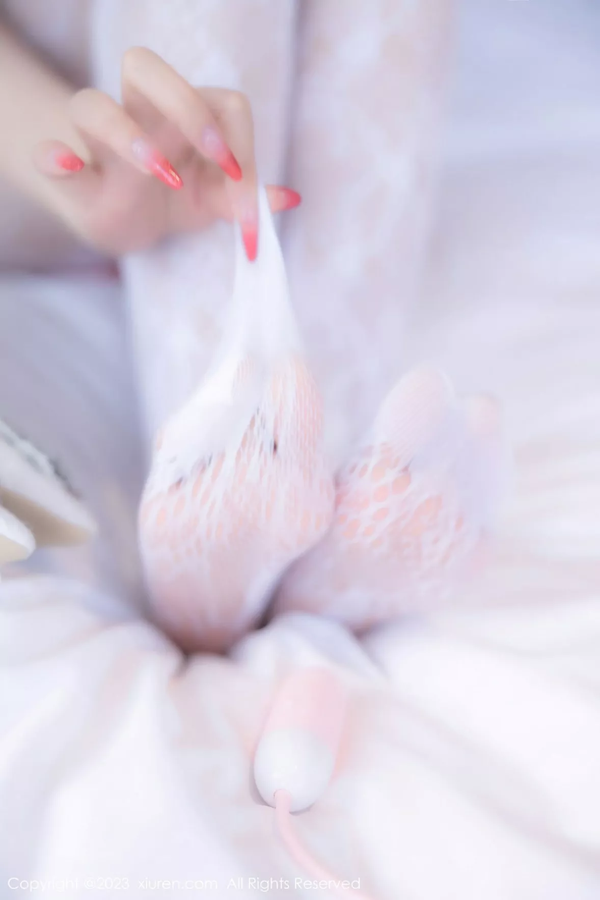 秀人集.com_[XiuRen秀人网]No.6130_模特江真真护士服露红色蕾丝内衣配蕾丝袜秀曼妙身姿诱惑写真105P