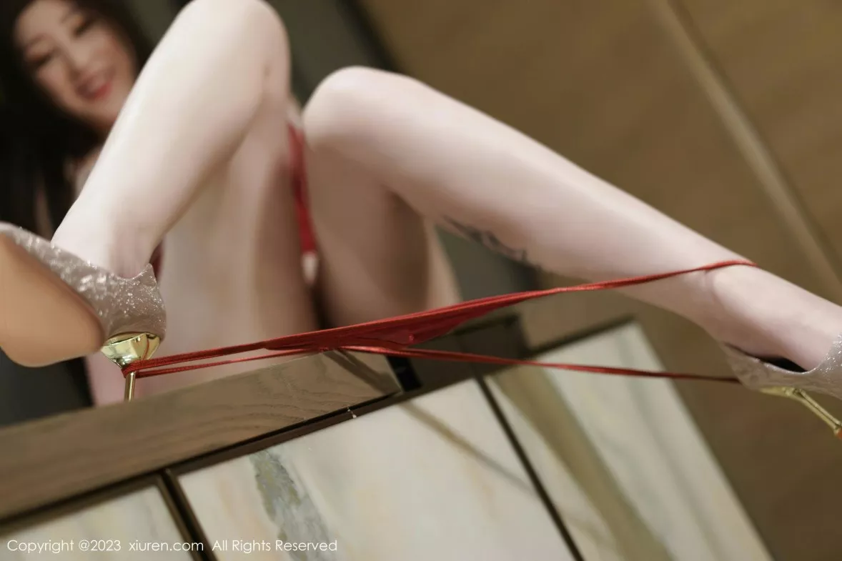 秀人集.com_[XiuRen秀人网]No.6133_女神妲己_Toxic红色轻透网纱情趣吊裙秀丰腴美臀撩人诱惑写真69P