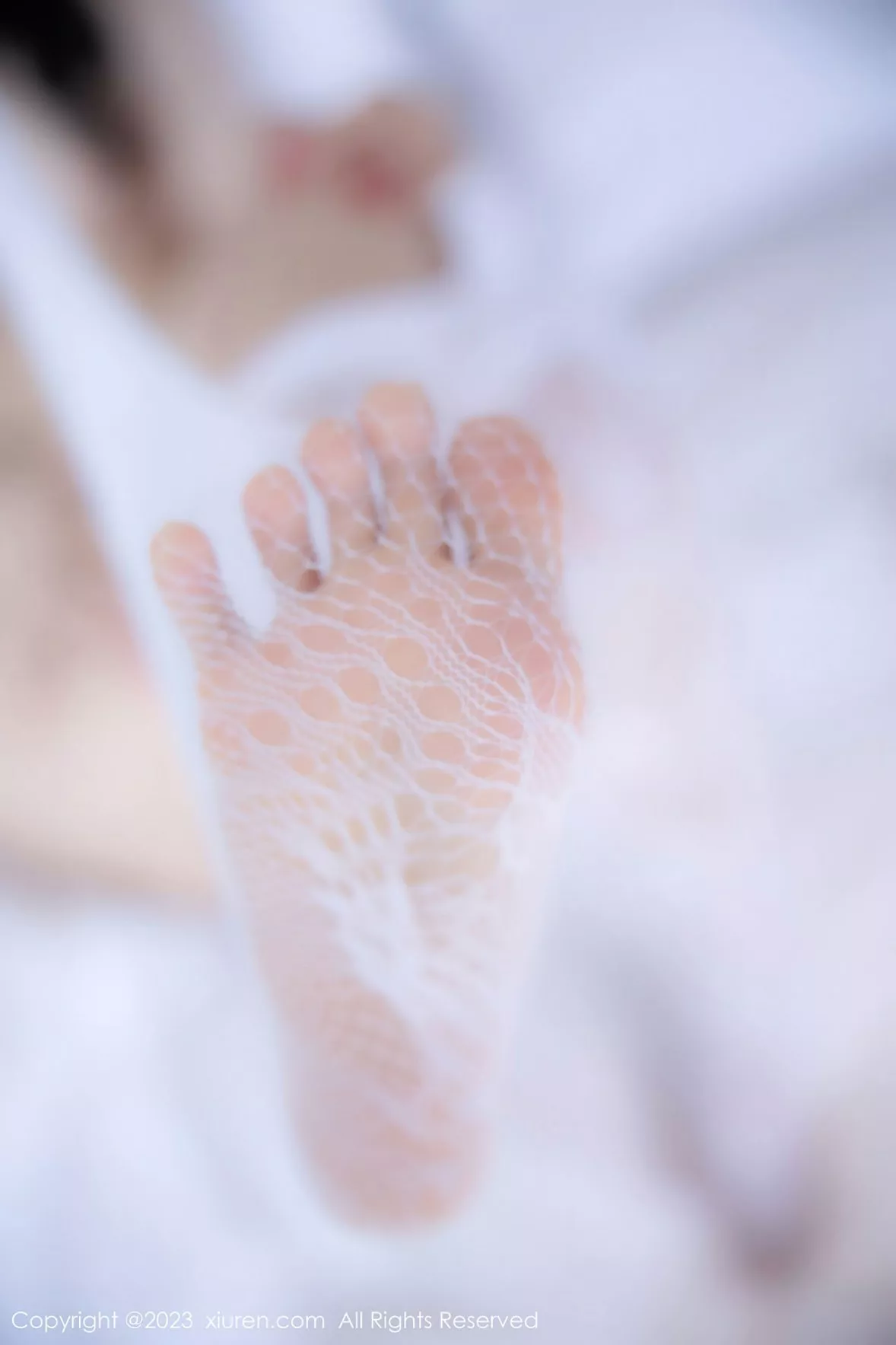 秀人集.com_[XiuRen秀人网]No.6130_模特江真真护士服露红色蕾丝内衣配蕾丝袜秀曼妙身姿诱惑写真105P