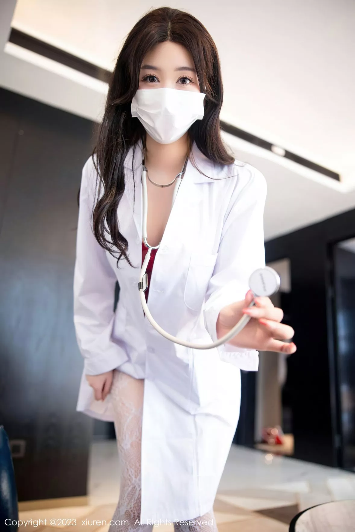 秀人集.com_[XiuRen秀人网]No.6130_模特江真真护士服露红色蕾丝内衣配蕾丝袜秀曼妙身姿诱惑写真105P