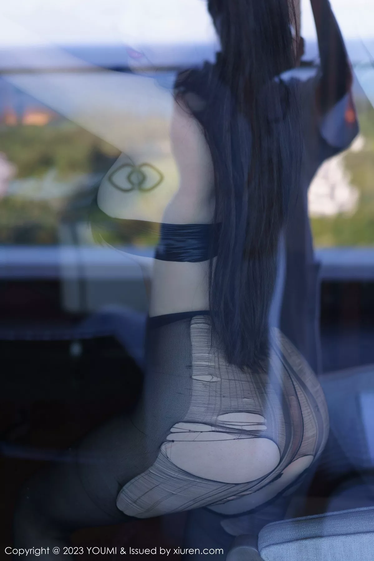 秀人集.com_[YouMi尤蜜荟]Vol.890_女神Carol周妍希白色上衣配黑短裙露性感内衣破烂黑丝诱惑写真97P