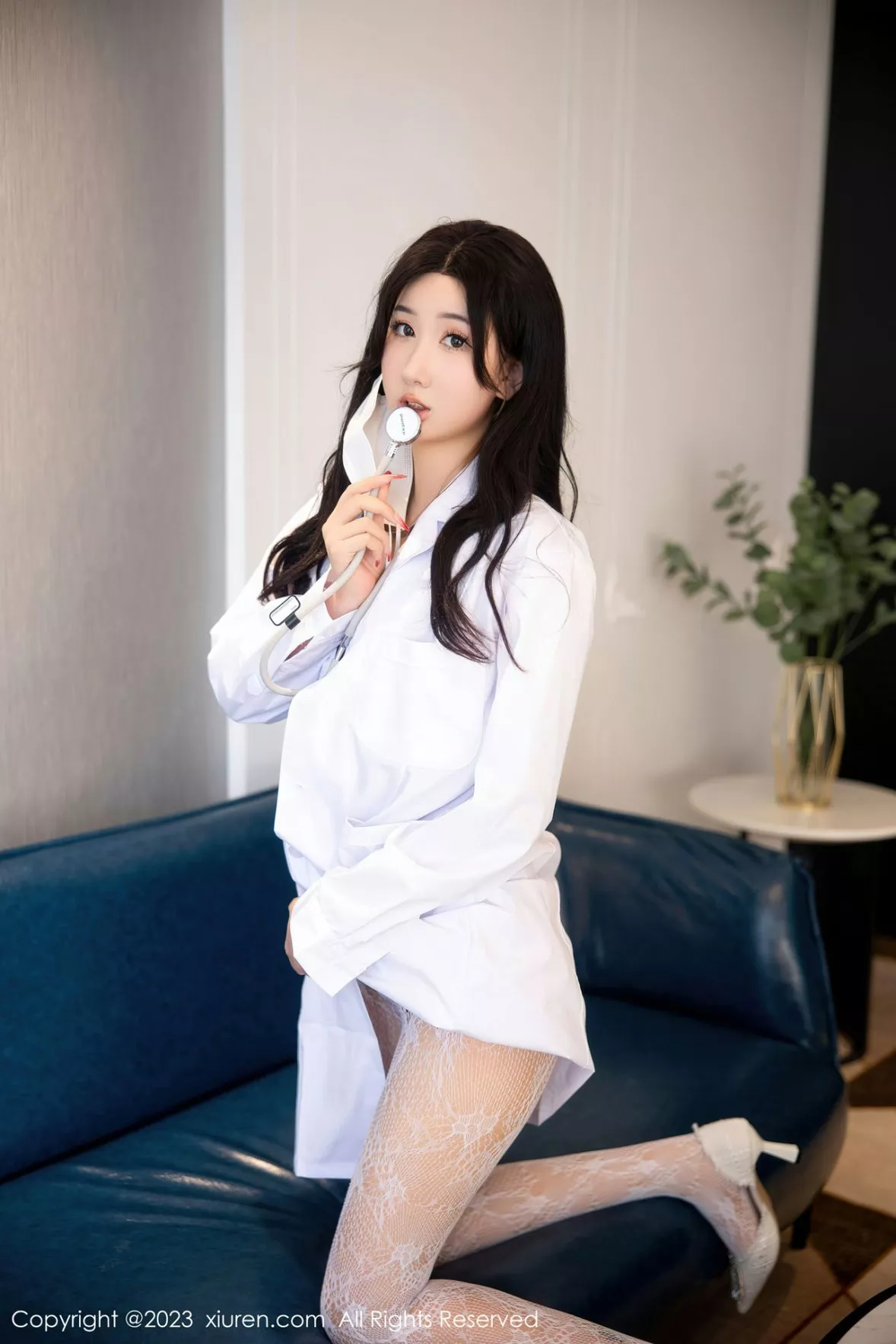 秀人集.com_[XiuRen秀人网]No.6130_模特江真真护士服露红色蕾丝内衣配蕾丝袜秀曼妙身姿诱惑写真105P