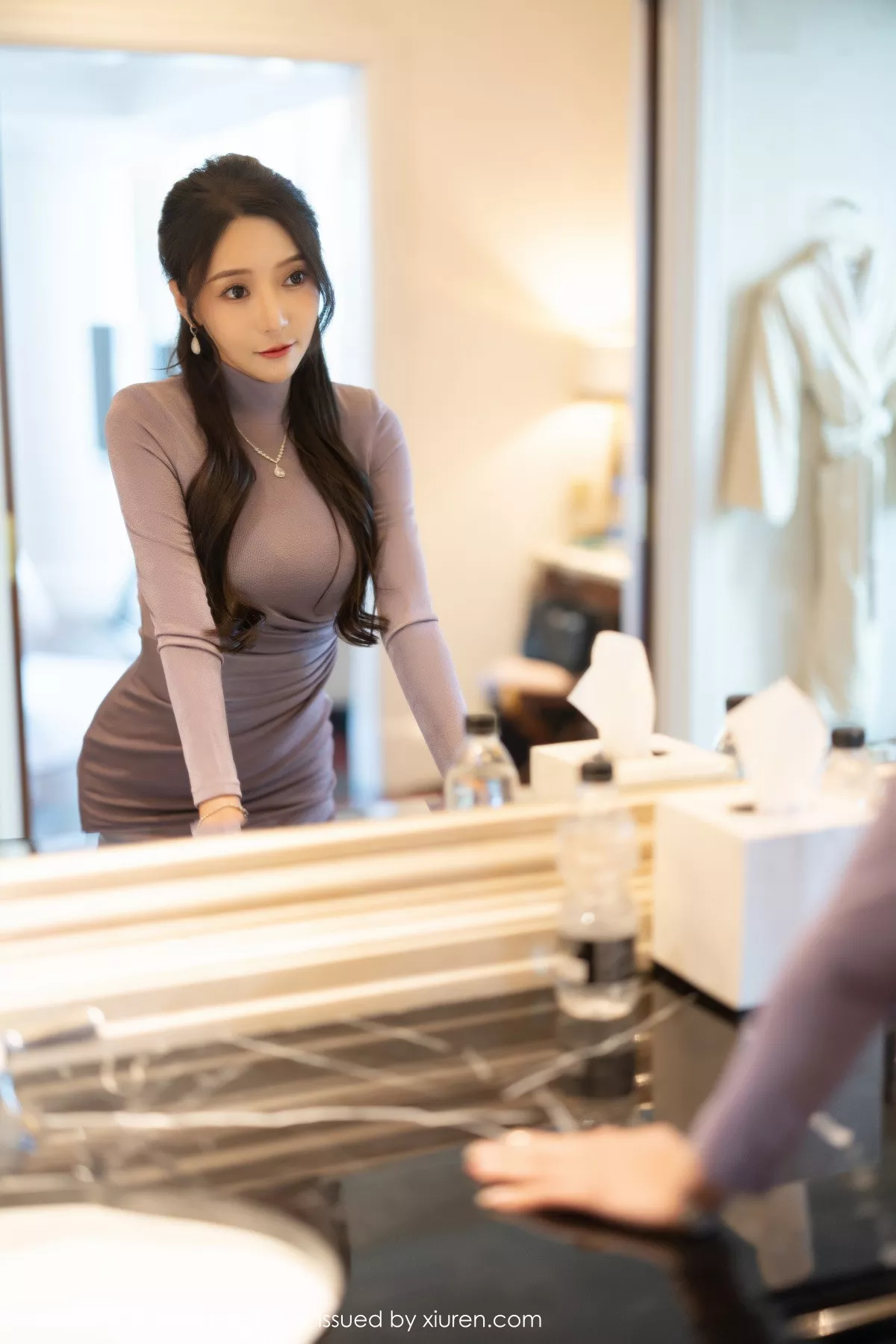 秀人集.com_[XiaoYu画语界]Vol.947_女神王馨瑶yanni淡紫色收身连衣长裙露浅暖色内衣迷人诱惑写真81P