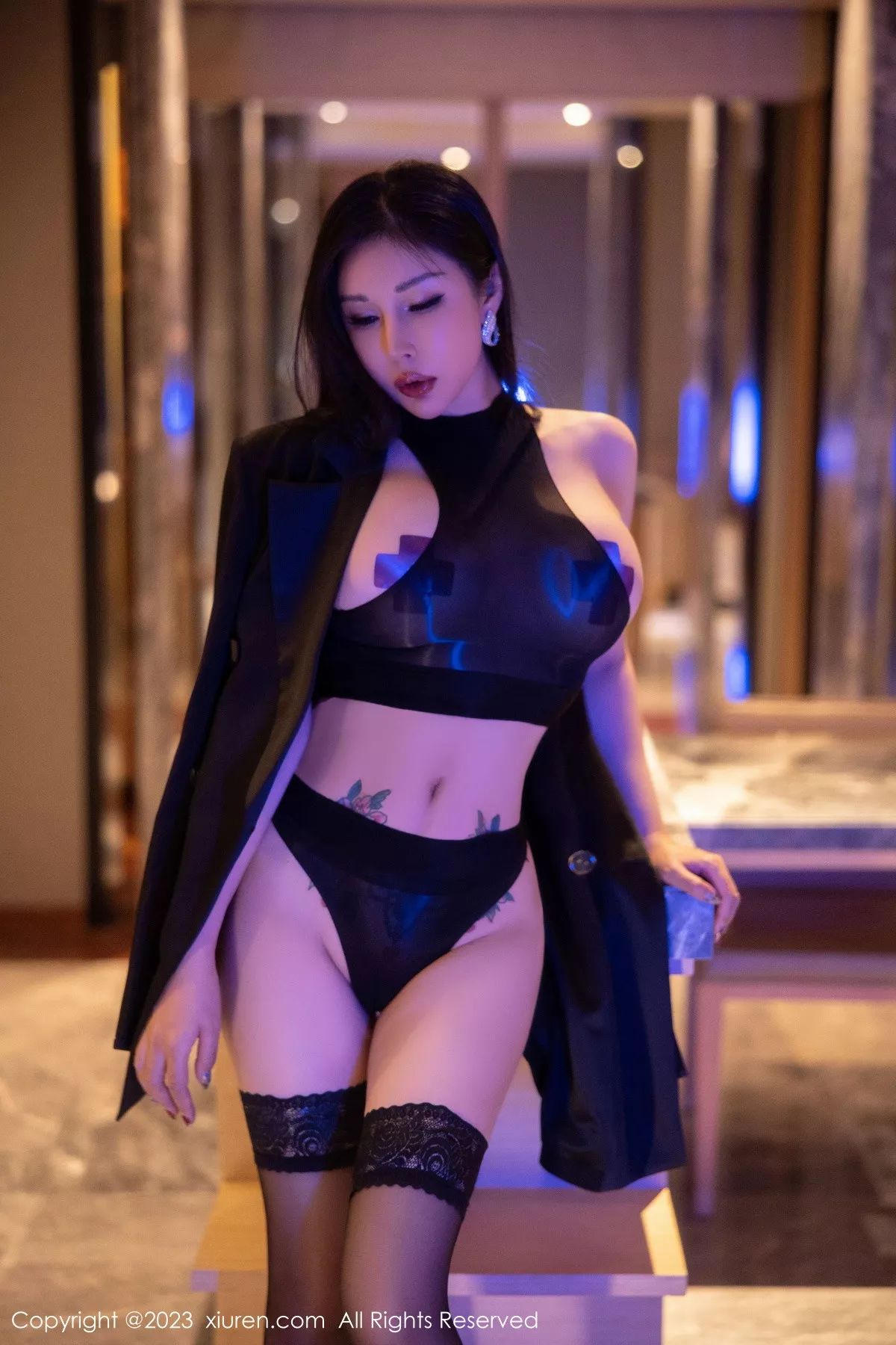 秀人集.com_[XiuRen秀人网]No.6143_模特田冰冰私房脱外衣露性感黑色情趣服饰秀豪乳遮点诱惑写真74P