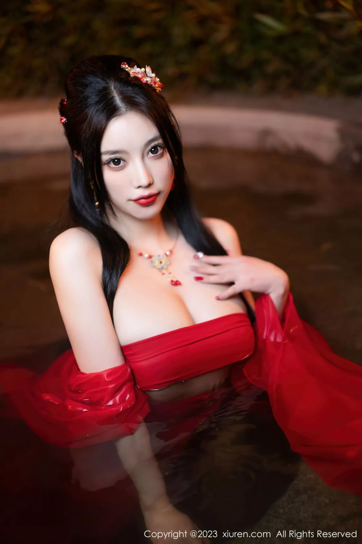 秀人集.com_[XiuRen秀人网]No.6149_女神杨晨晨Yome温泉性感半透红色丝绸秀丰满身材惹火诱惑写真88P