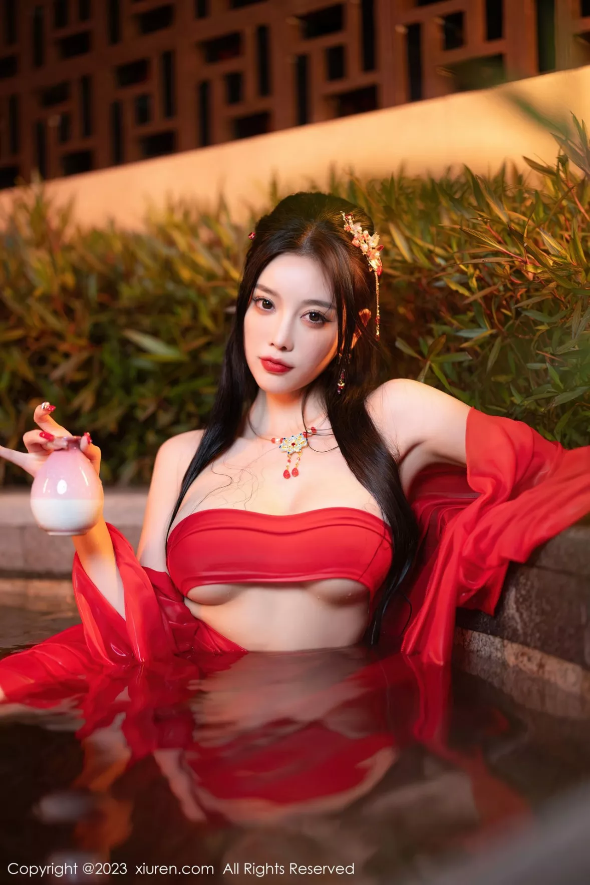 秀人集.com_[XiuRen秀人网]No.6149_女神杨晨晨Yome温泉性感半透红色丝绸秀丰满身材惹火诱惑写真88P