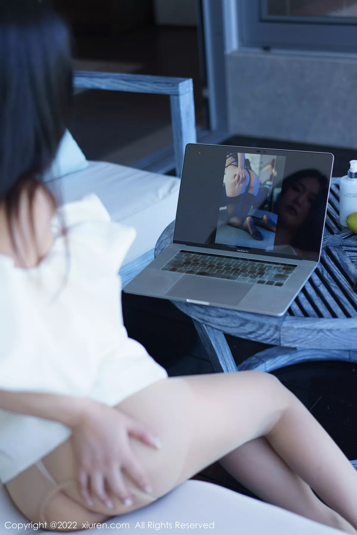 秀人集.com_[XiuRen秀人网]No.6032_模特Laura阿姣性感白色露肩连衣短裙秀曼妙身姿甜美迷人写真92P