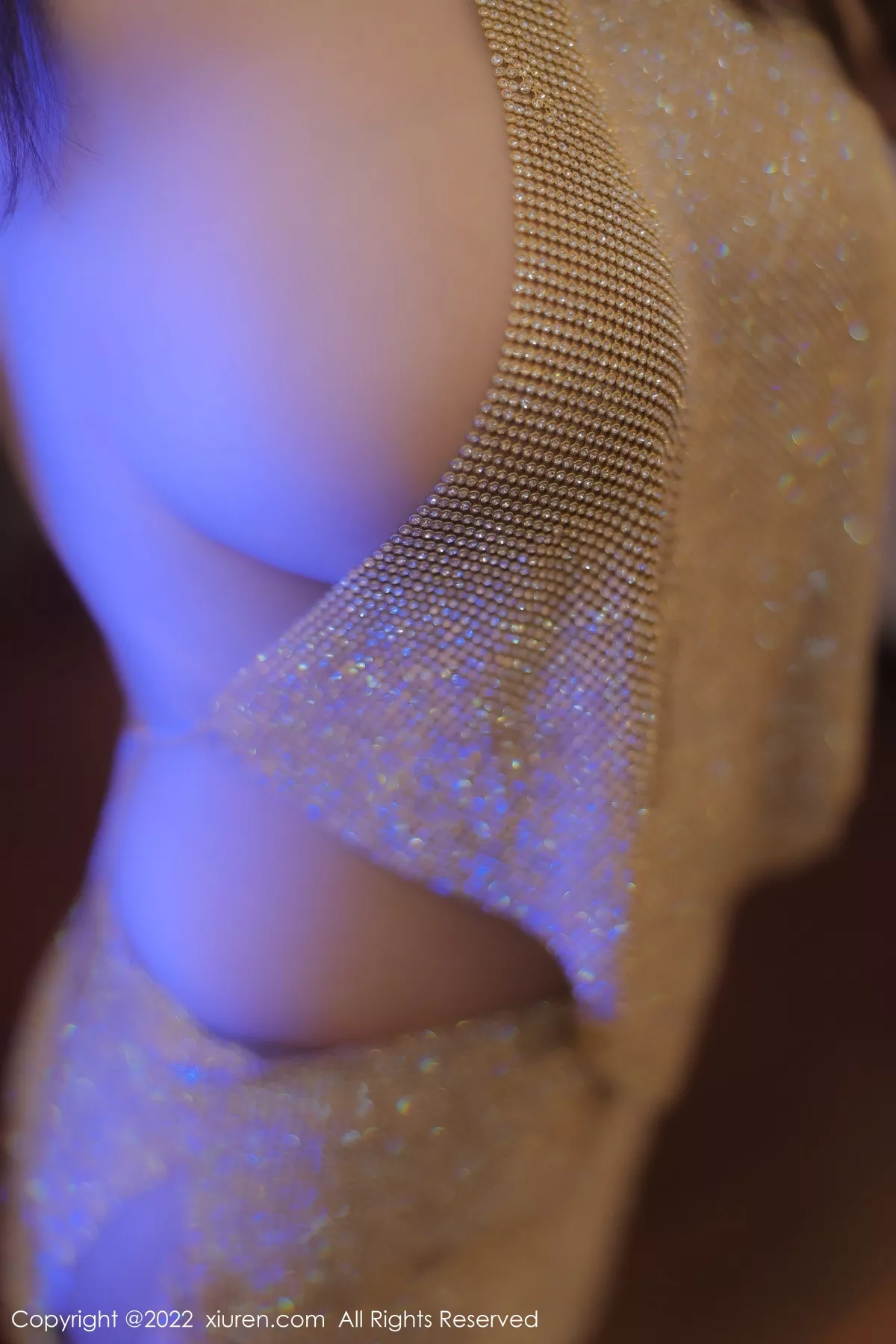 秀人集.com_[XiuRen秀人网]No.6044_女神朱可儿Flora大理旅拍金色闪亮连衣短裙秀丰满身材诱惑写真74P