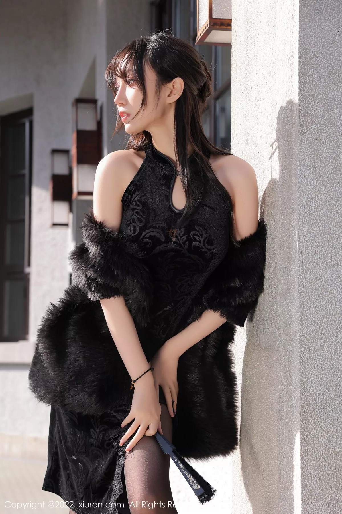 秀人集.com_[XiuRen秀人网]No.6050_模特玥儿玥er性感黑色露肩旗袍配超薄黑丝秀曼妙身姿迷人写真62P