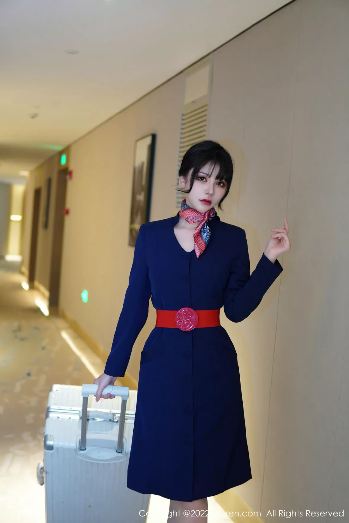 秀人集.com_[XiuRen秀人网]No.6048_模特桃桃子_脱深蓝空姐制服露红色蕾丝内衣秀曼妙身姿诱惑写真82P