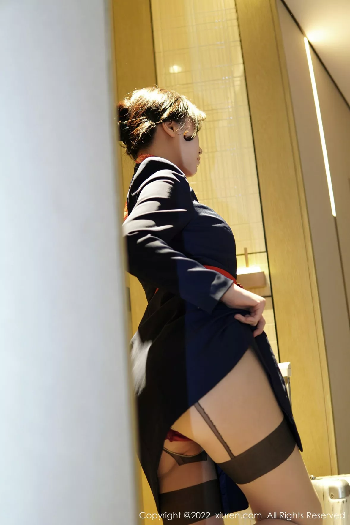 秀人集.com_[XiuRen秀人网]No.6048_模特桃桃子_脱深蓝空姐制服露红色蕾丝内衣秀曼妙身姿诱惑写真82P