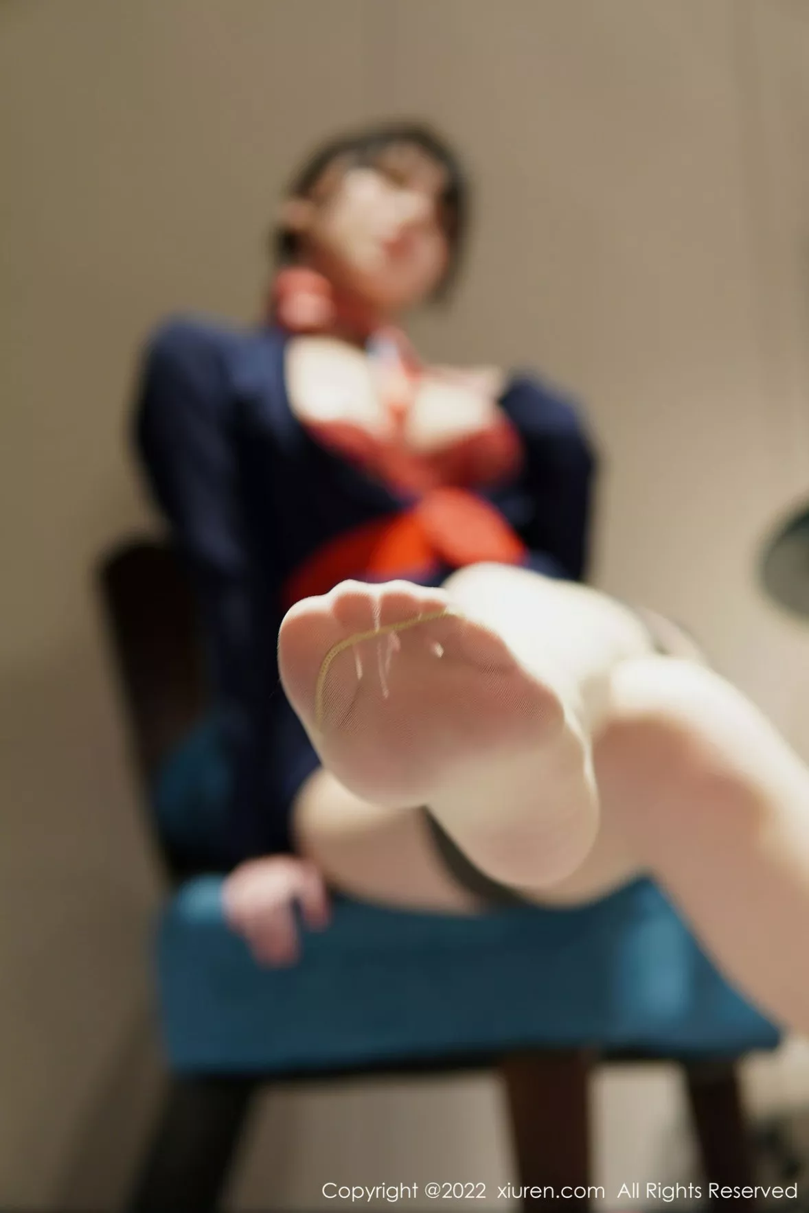 秀人集.com_[XiuRen秀人网]No.6048_模特桃桃子_脱深蓝空姐制服露红色蕾丝内衣秀曼妙身姿诱惑写真82P