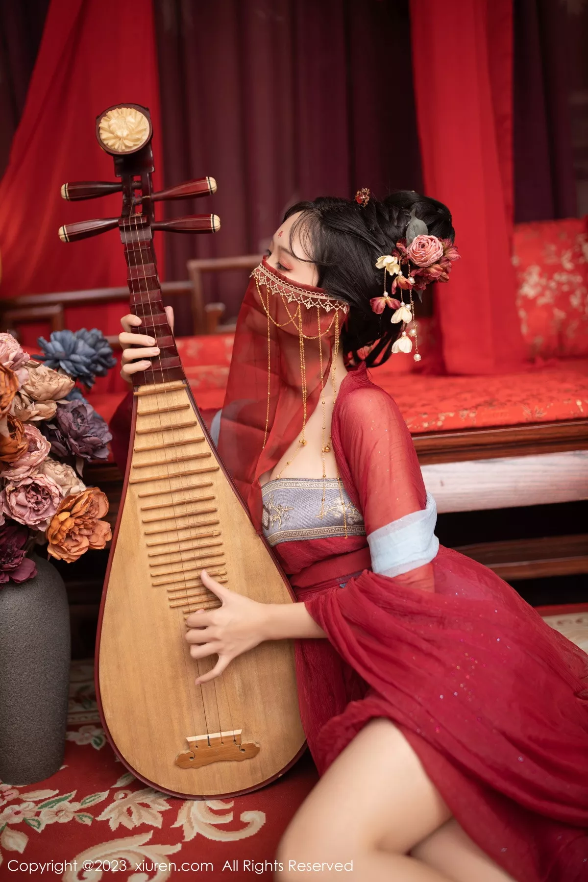 秀人集.com_[XiuRen秀人网]No.6154_模特利世歌姬角色扮演性感红色古装服低胸秀完美身材诱惑写真71P