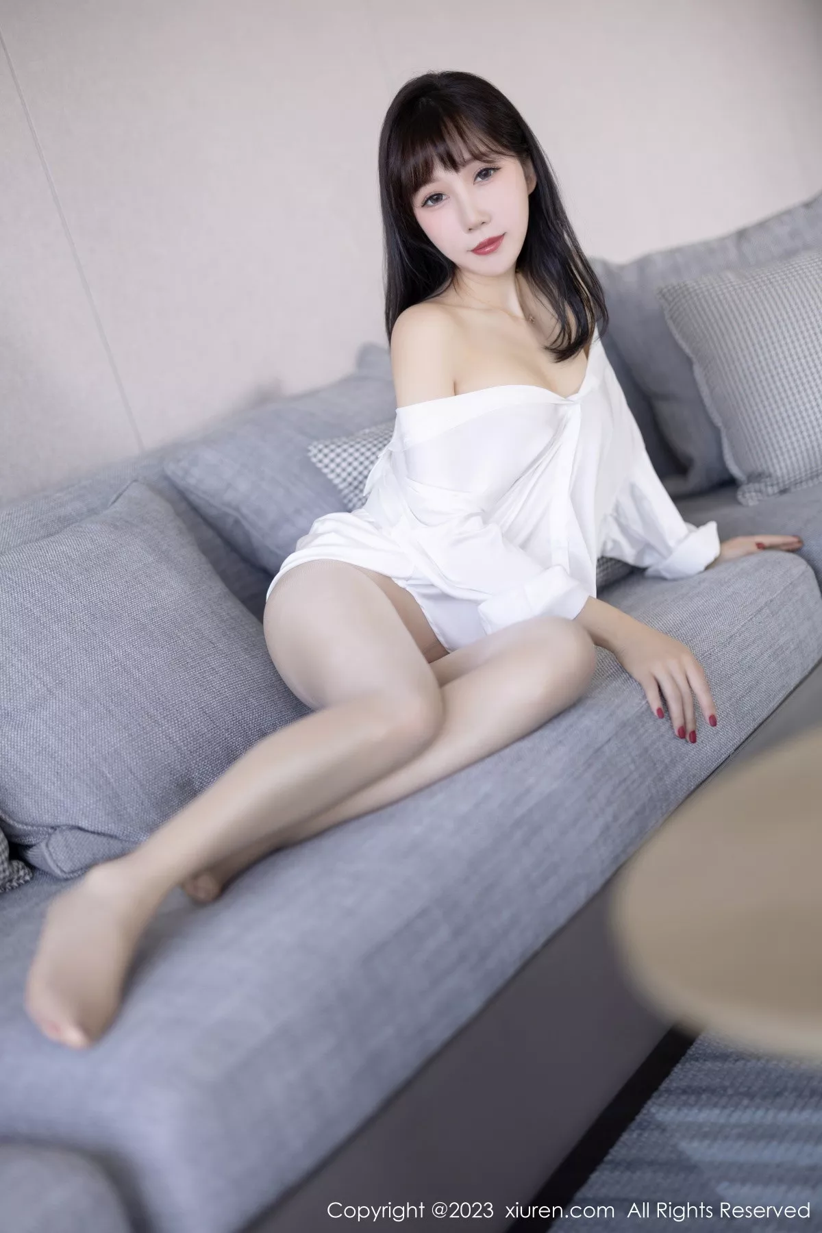 秀人集.com_[XiuRen秀人网]No.6153_模特波巧酱海南岛旅拍性感白T配原色丝袜秀曼妙身姿诱惑写真82P