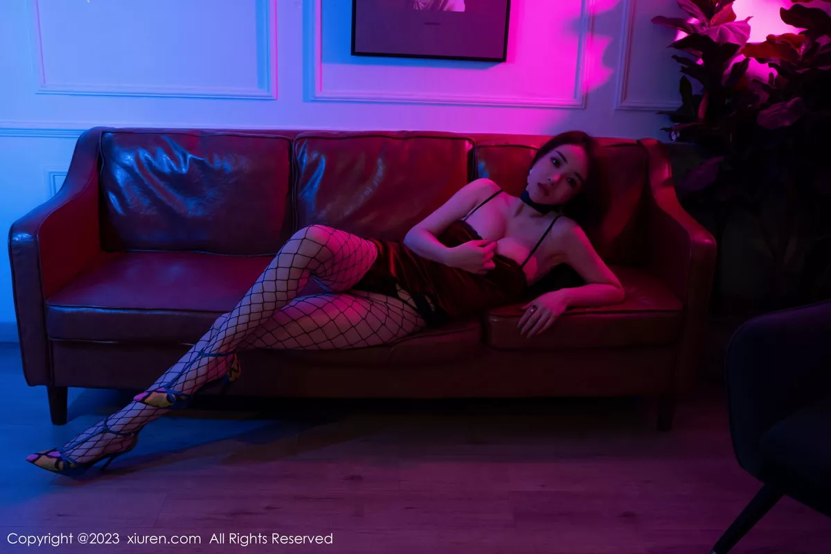 秀人集.com_[XiuRen秀人网]No.6192_新人雨儿1494性感红色吊带短裙配网格丝袜秀苗条身姿迷人写真60P