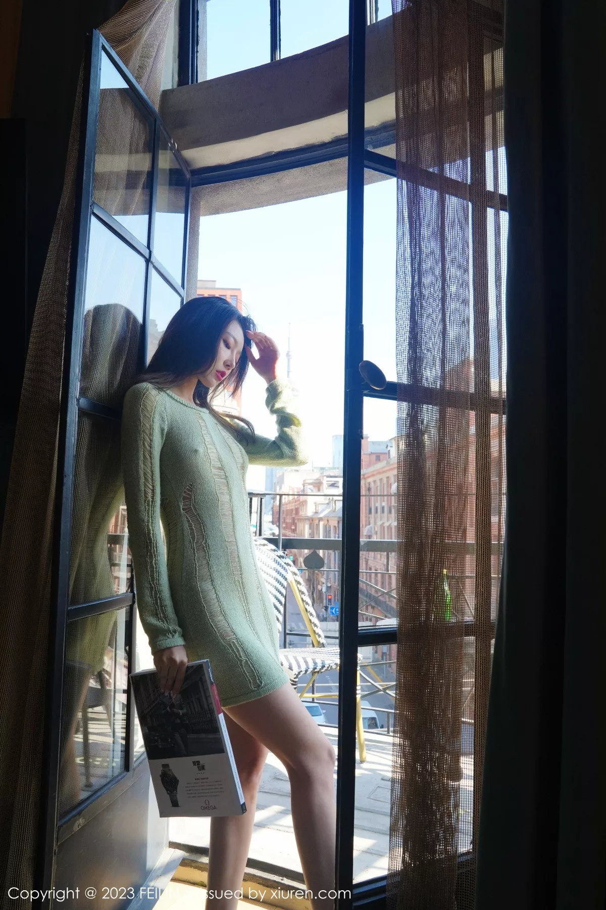 秀人集.com_[FeiLin嗲囡囡]VOL.462_女神冯木木LRIS酒店场景浅绿薄透上衣半脱秀惹火身材迷人写真79P