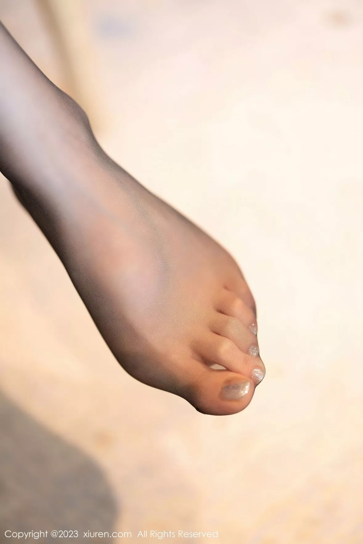 秀人集.com_[XiuRen秀人网]No.6203_模特梦心玥性感白T配黑色背带裙露蕾丝内衣黑丝吊袜诱惑写真83P