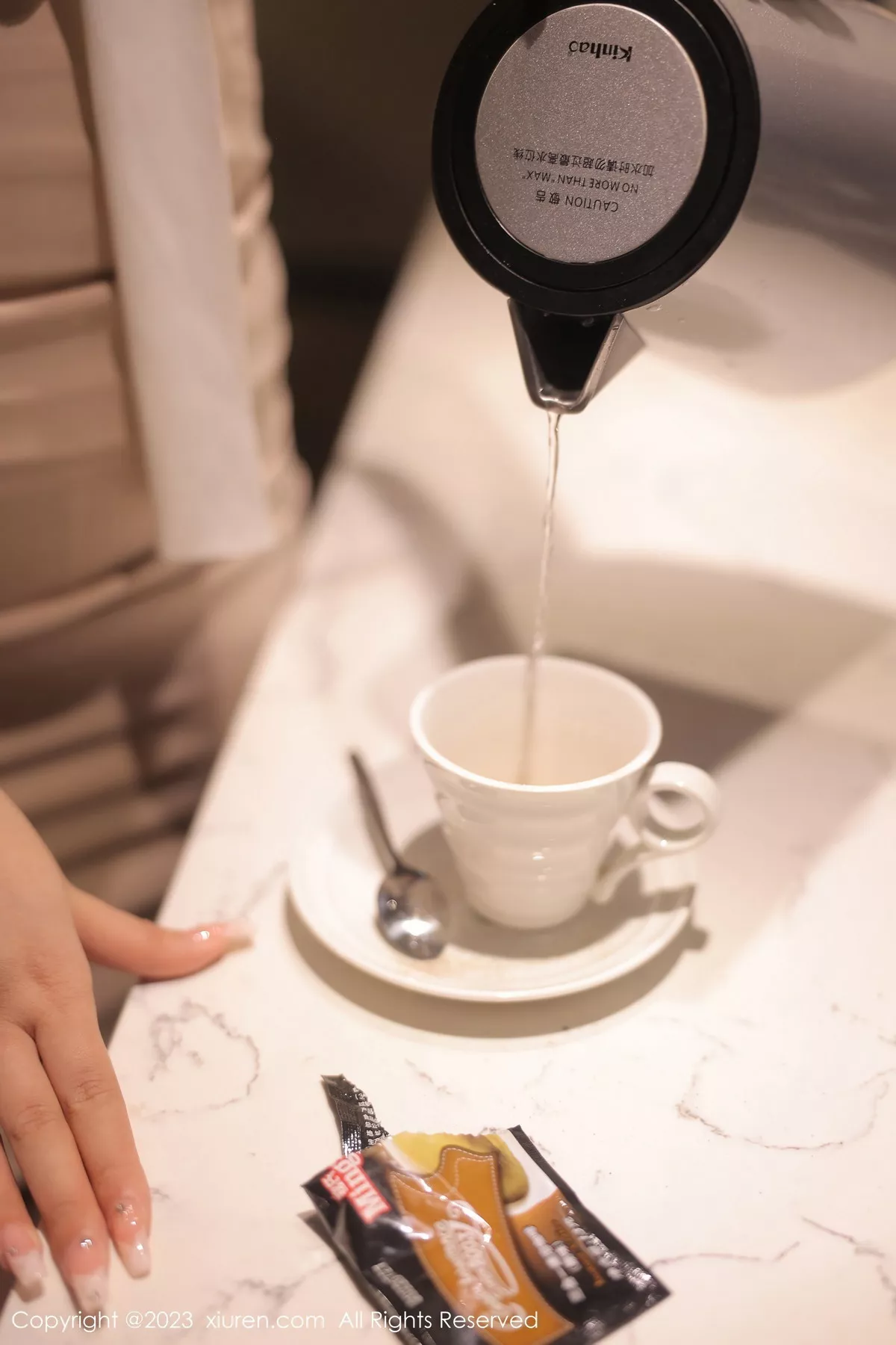 秀人集.com_[XiuRen秀人网]No.6207_模特江真真白色Ol职业装露淡蓝色蕾丝内衣秀丰腴身姿迷人写真110P