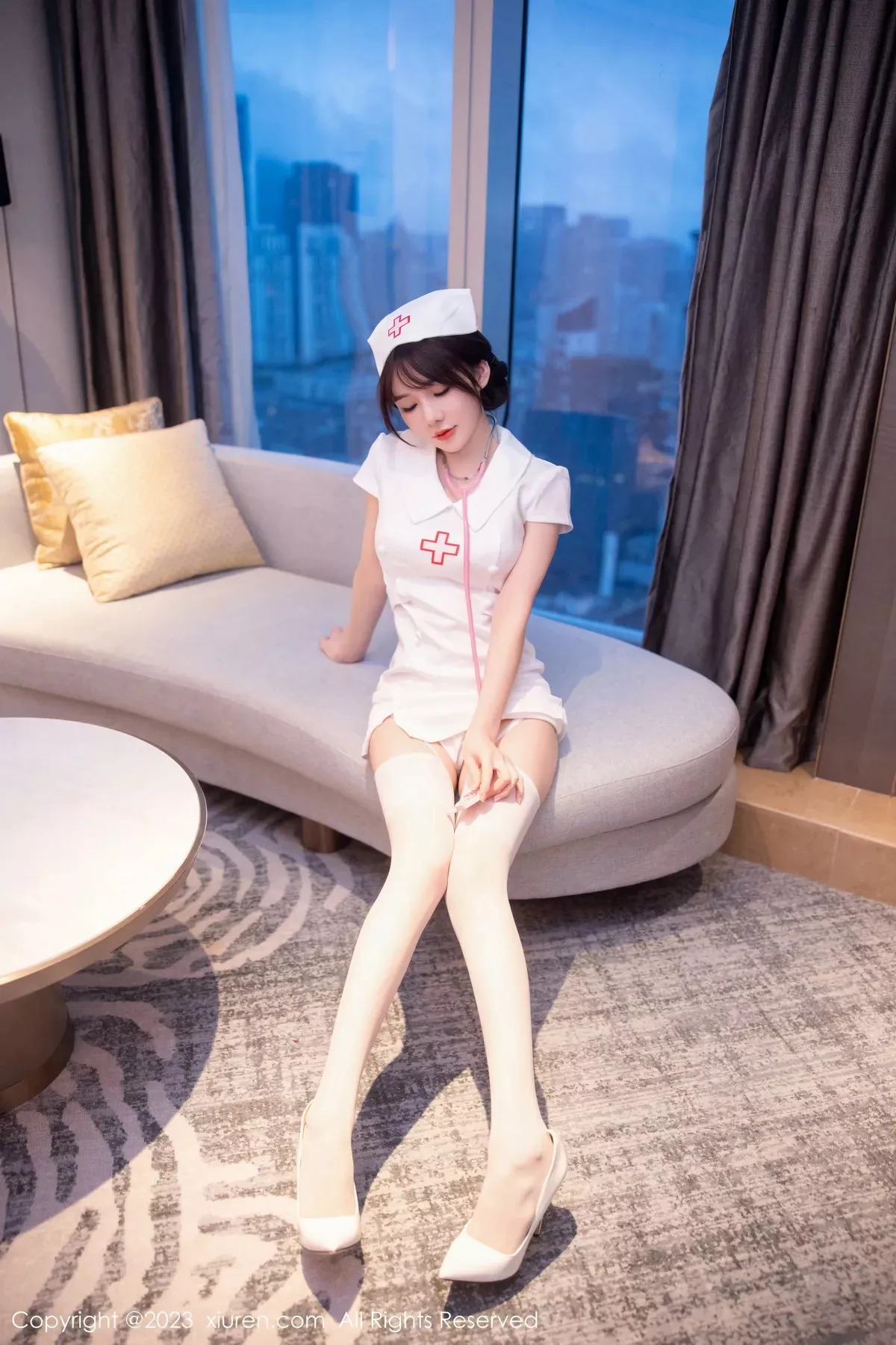 秀人集.com_[XiuRen秀人网]No.6221_模特婠婠么性感白色情趣护士服配白丝吊袜秀曼妙身姿绝美写真81P