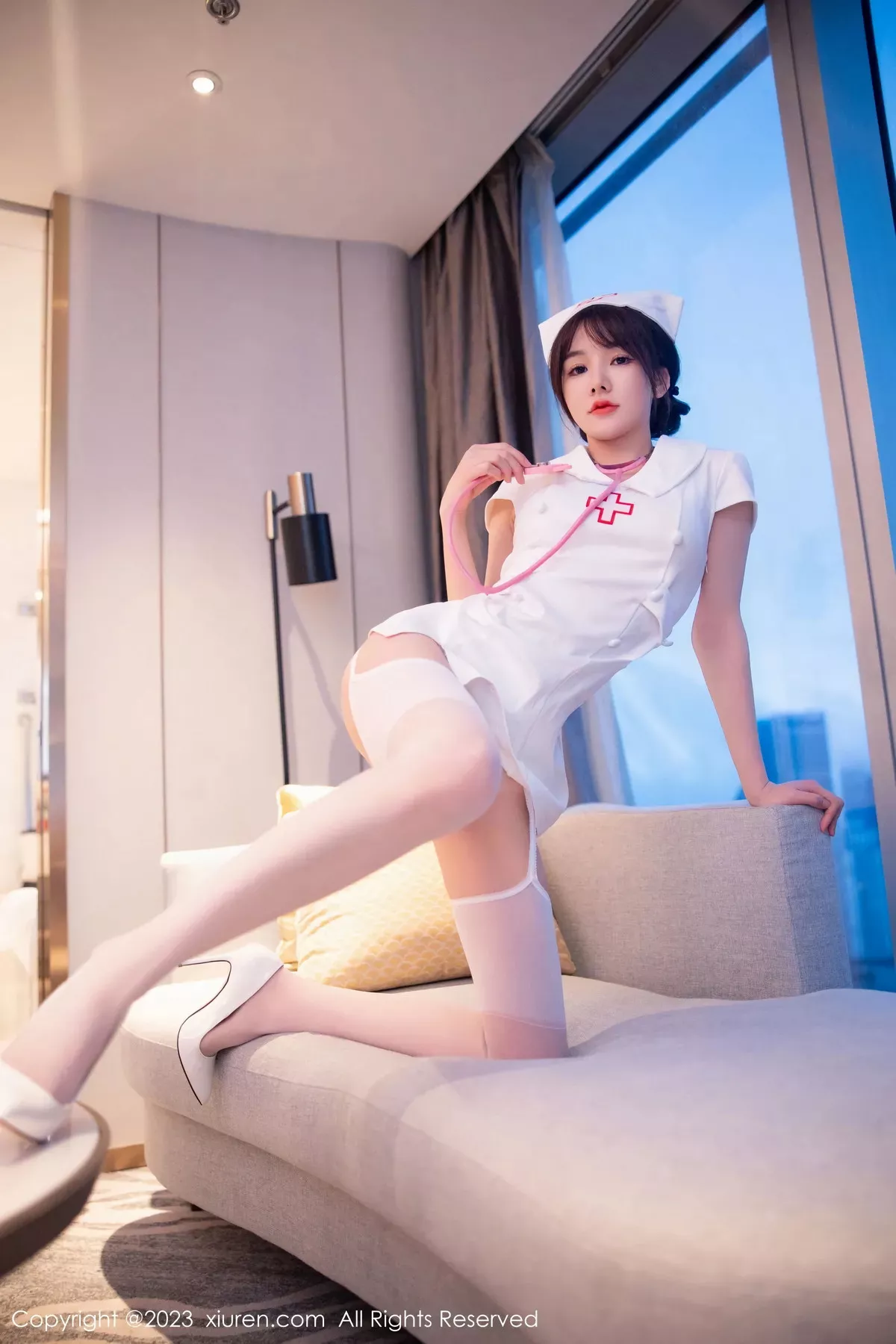 秀人集.com_[XiuRen秀人网]No.6221_模特婠婠么性感白色情趣护士服配白丝吊袜秀曼妙身姿绝美写真81P