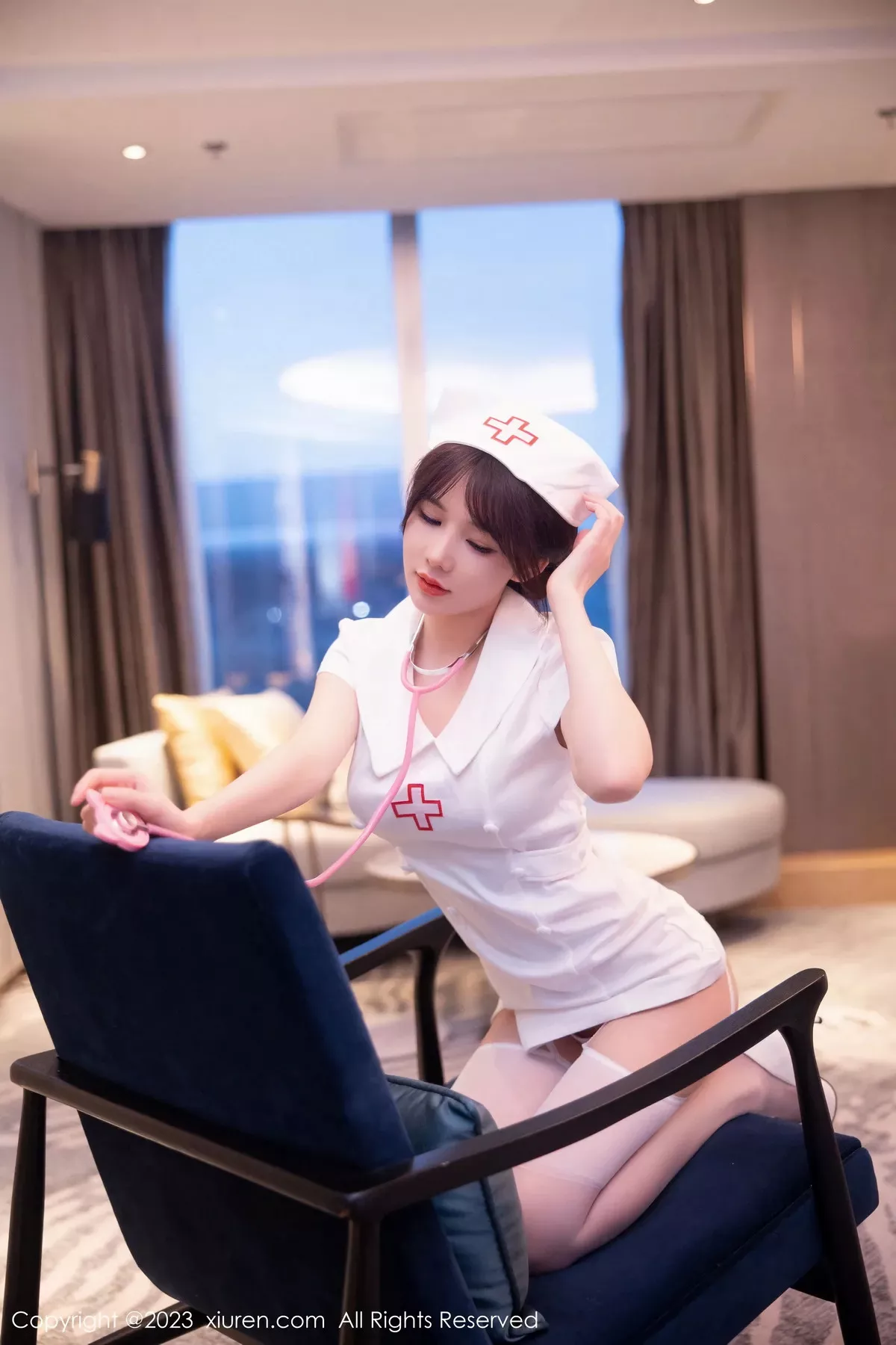 秀人集.com_[XiuRen秀人网]No.6221_模特婠婠么性感白色情趣护士服配白丝吊袜秀曼妙身姿绝美写真81P