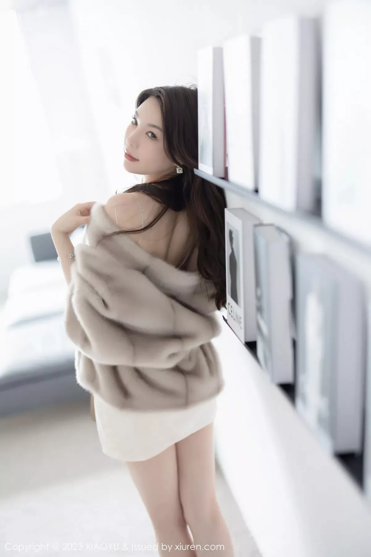 秀人集.com_[XiaoYu画语界]Vol.960_女神徐莉芝Booty性感米色吊带裙配原色丝袜秀娇美身段迷人写真85P