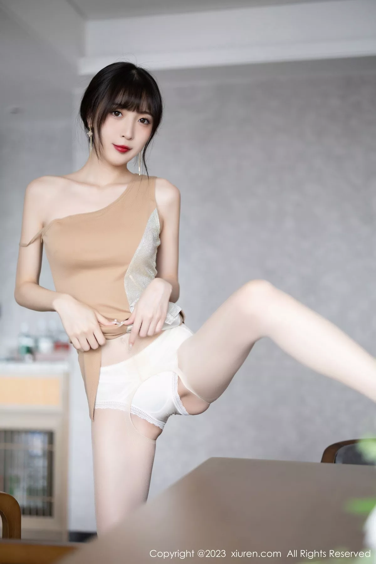 秀人集.com_[XiuRen秀人网]No.6236_模特林星阑脱咖啡色连衣裙露白色蕾丝内衣配开档肉丝诱惑写真90P