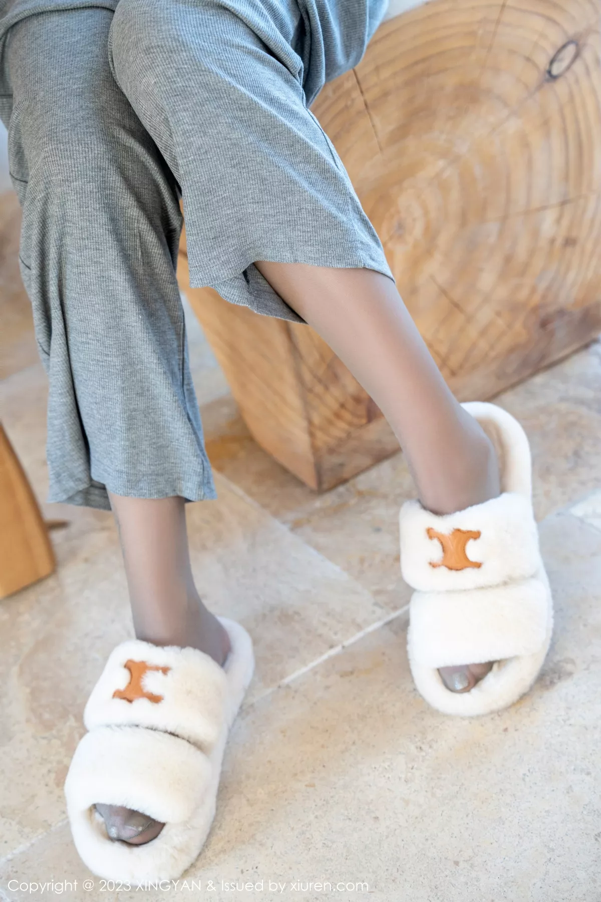 秀人集.com_[XINGYAN星颜社]VOL.171_女神王雨纯脱灰色休闲装露轻透连体衣配开档黑丝惹火诱惑写真78P