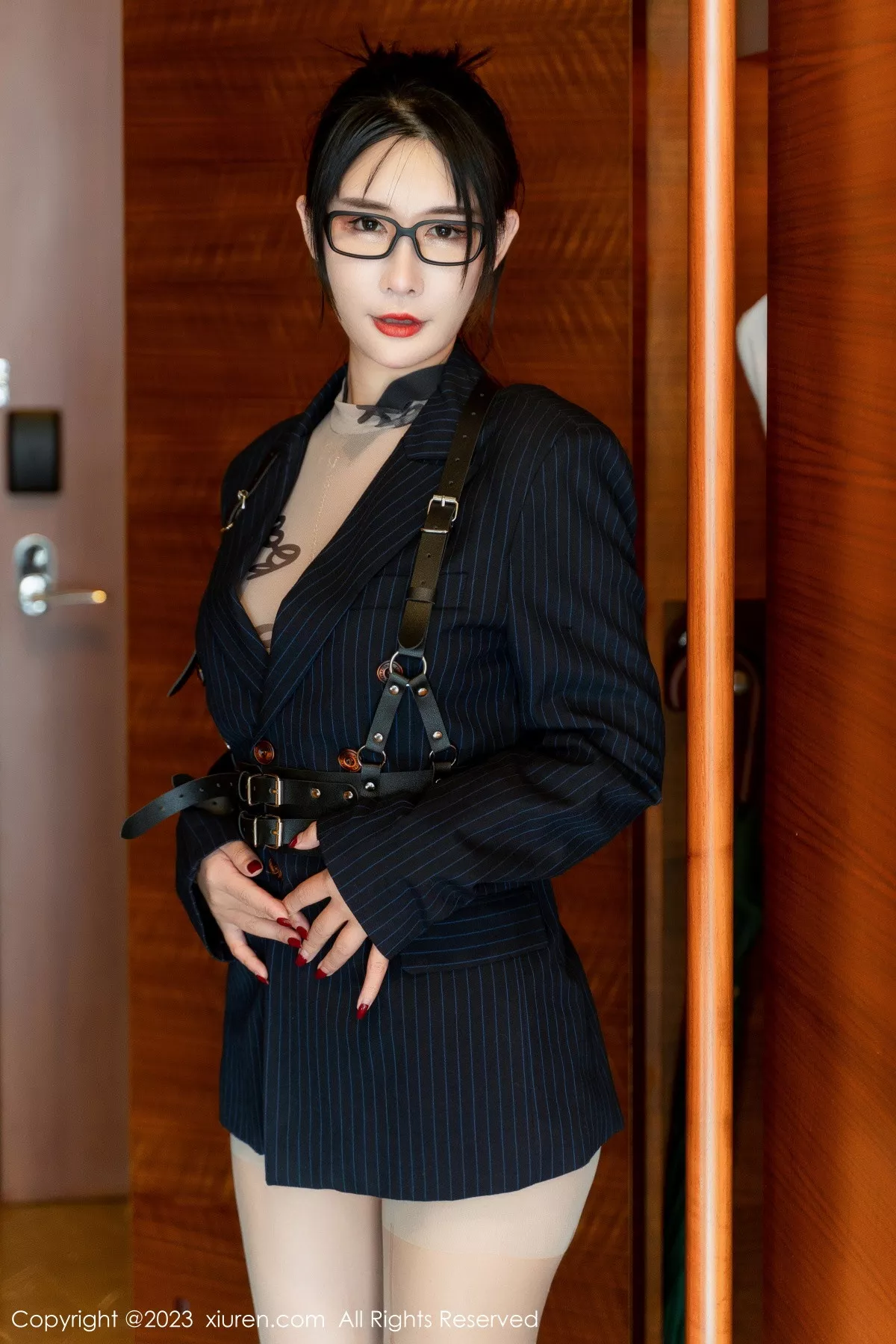 秀人集.com_[XiuRen秀人网]No.6255_模特夏沫沫tifa私人秘书主题性感超薄肉丝秀完美身材诱惑写真62P