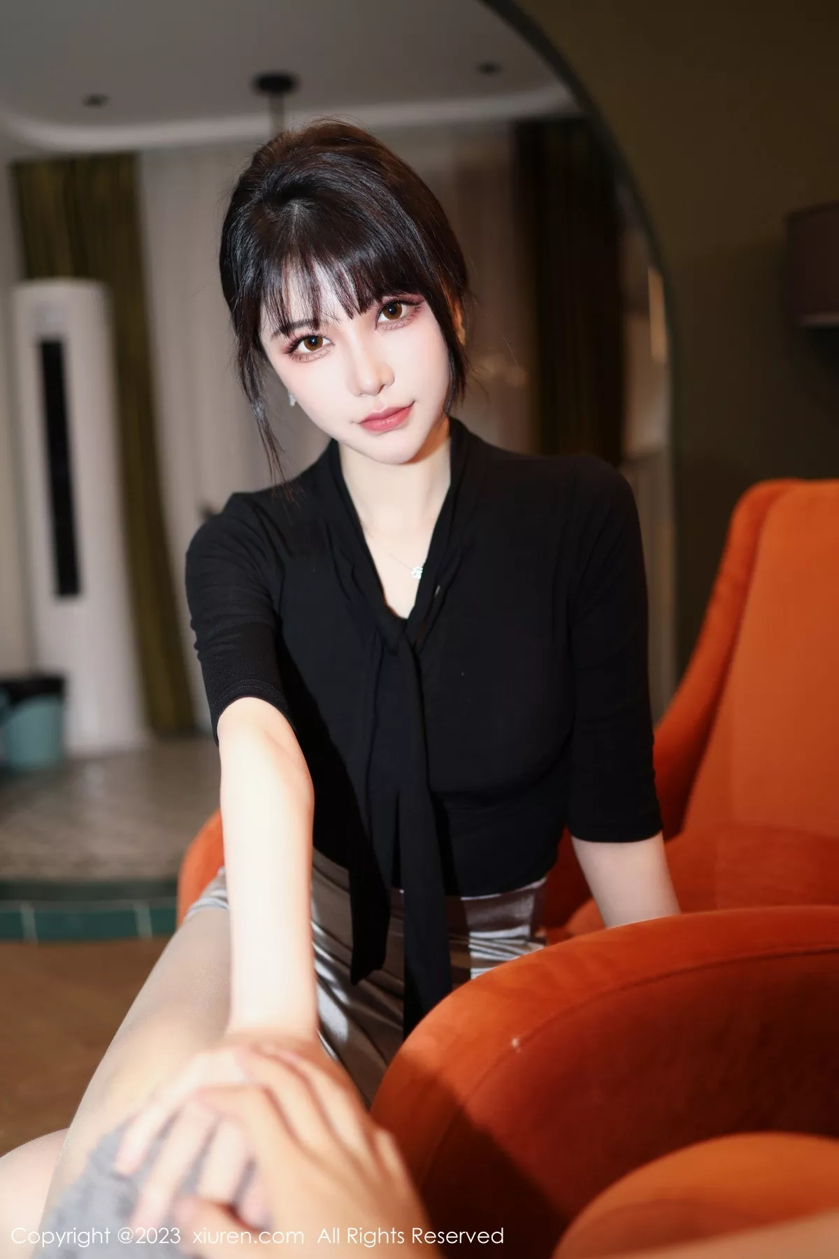 秀人集.com_[XiuRen秀人网]No.6256_模特桃桃子闺蜜剧情主题性感黑白丝袜系列秀美腿迷人诱惑写真85P