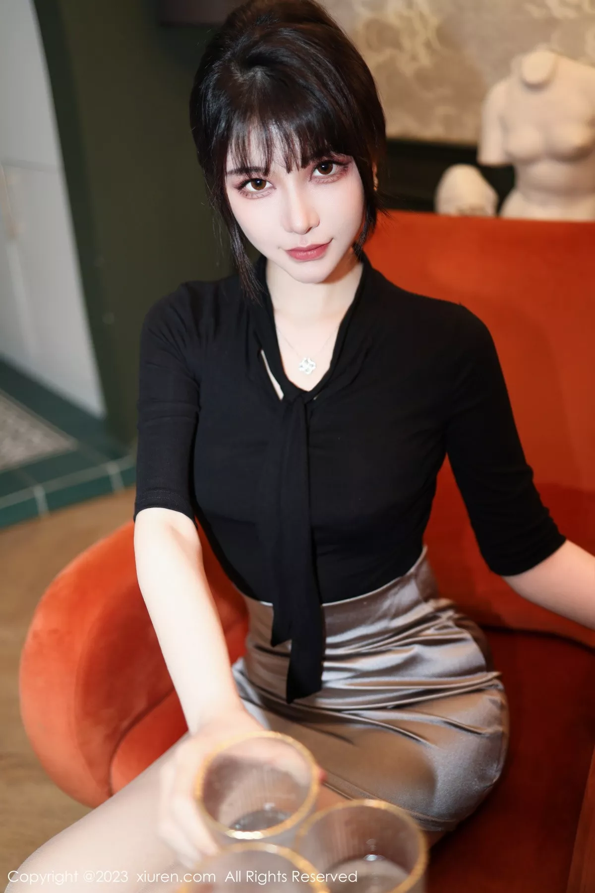 秀人集.com_[XiuRen秀人网]No.6256_模特桃桃子闺蜜剧情主题性感黑白丝袜系列秀美腿迷人诱惑写真85P