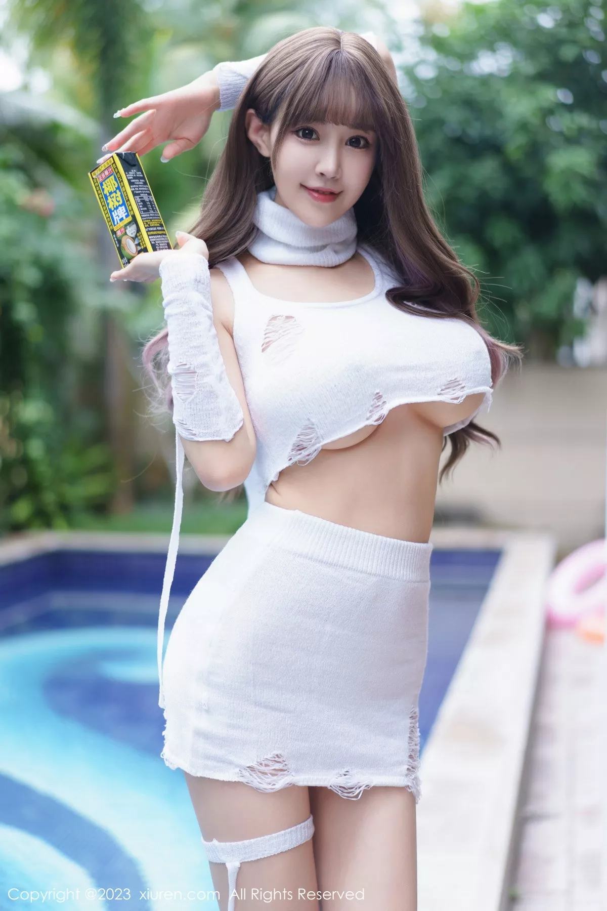 秀人集.com_[XiuRen秀人网]No.6261_女神朱可儿Flora白色短款上衣配短裙秀雪峰美臀丰满诱惑写真80P