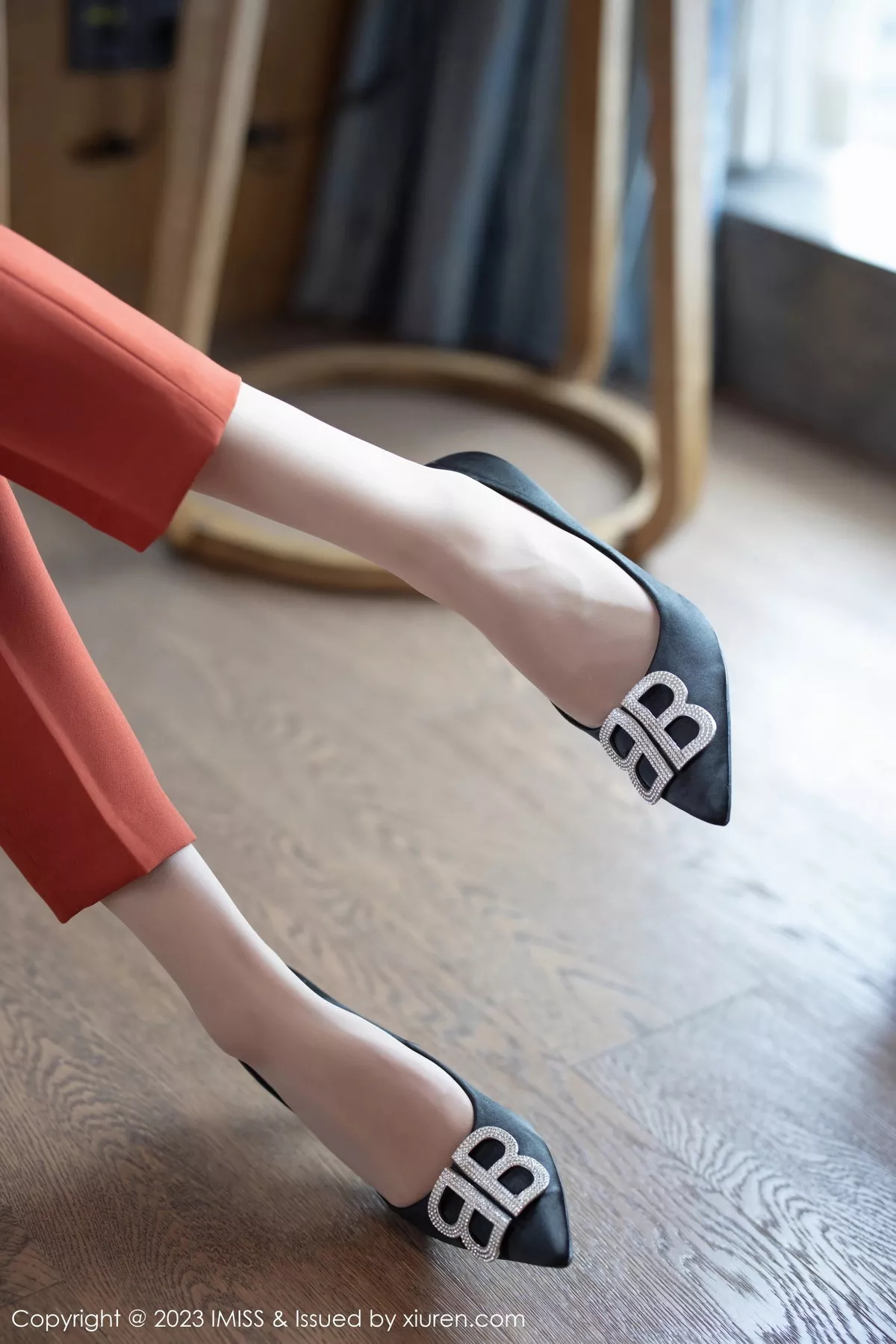 秀人集.com_[IMISS爱蜜社]Vol.717_模特杨紫嫣candy脱职场OL露性感黑色内衣原色丝袜迷人诱惑写真64P