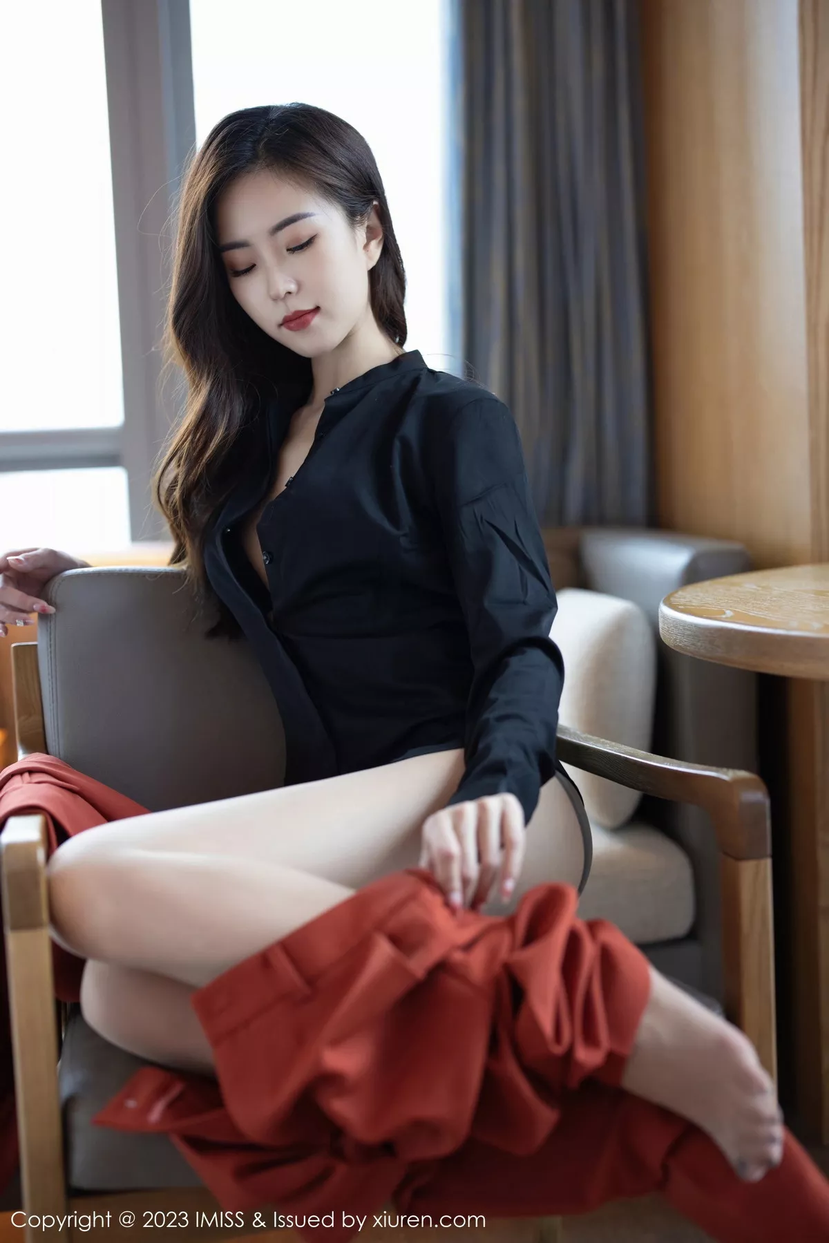 秀人集.com_[IMISS爱蜜社]Vol.717_模特杨紫嫣candy脱职场OL露性感黑色内衣原色丝袜迷人诱惑写真64P