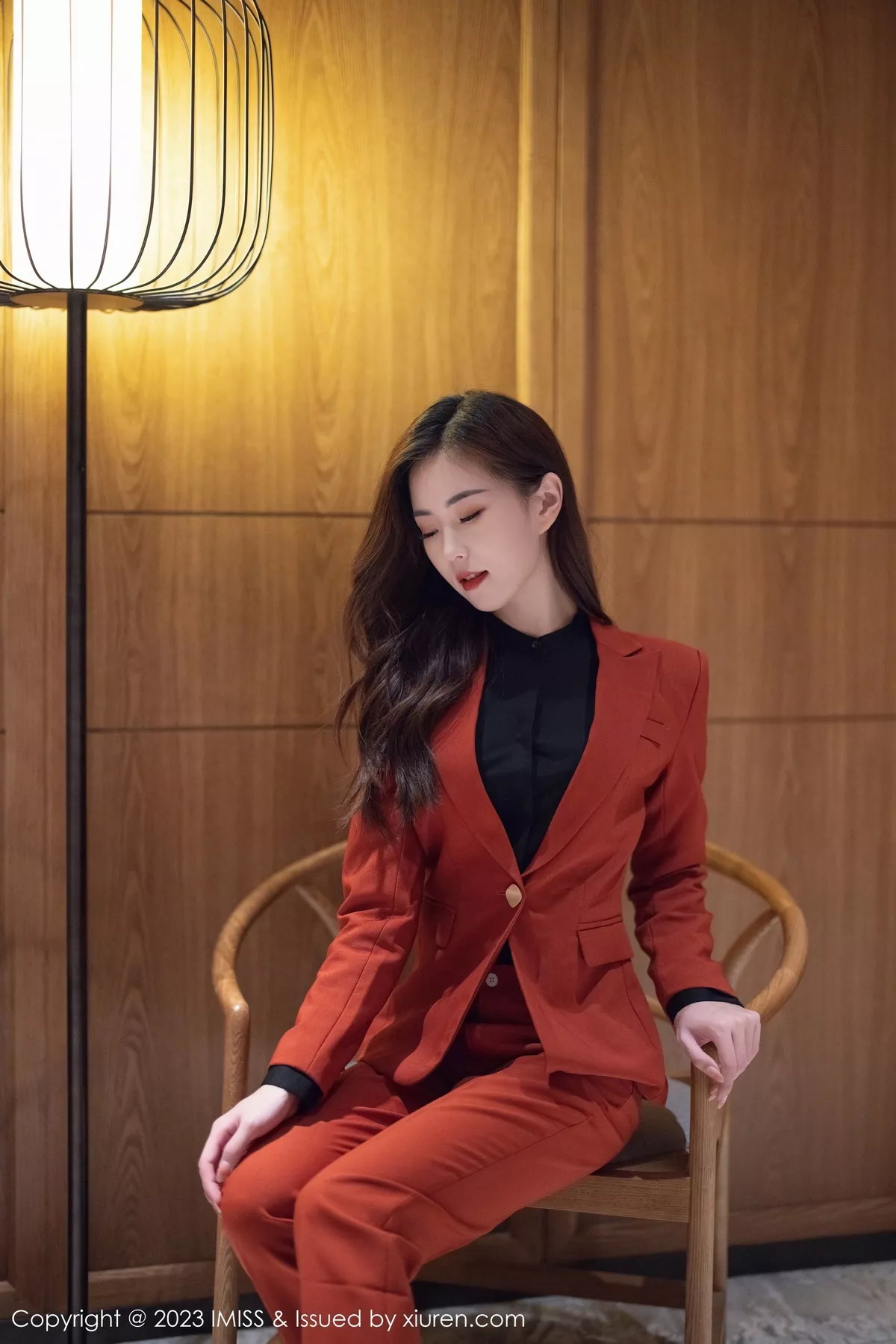 秀人集.com_[IMISS爱蜜社]Vol.717_模特杨紫嫣candy脱职场OL露性感黑色内衣原色丝袜迷人诱惑写真64P