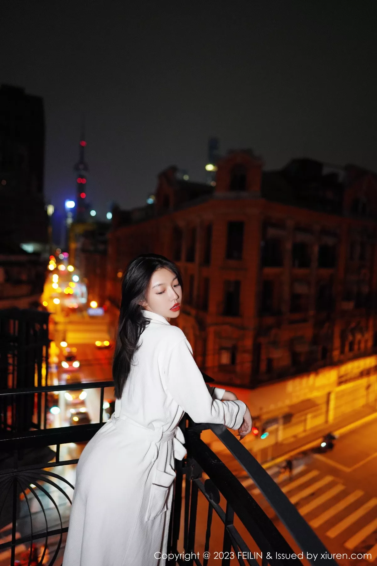 秀人集.com_[FeiLin嗲囡囡]VOL.464_女神冯木木LRIS私房脱白色睡袍露黑色内衣配黑丝吊袜诱惑写真89P