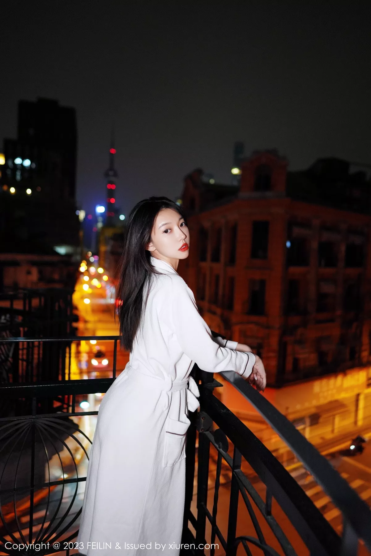 秀人集.com_[FeiLin嗲囡囡]VOL.464_女神冯木木LRIS私房脱白色睡袍露黑色内衣配黑丝吊袜诱惑写真89P