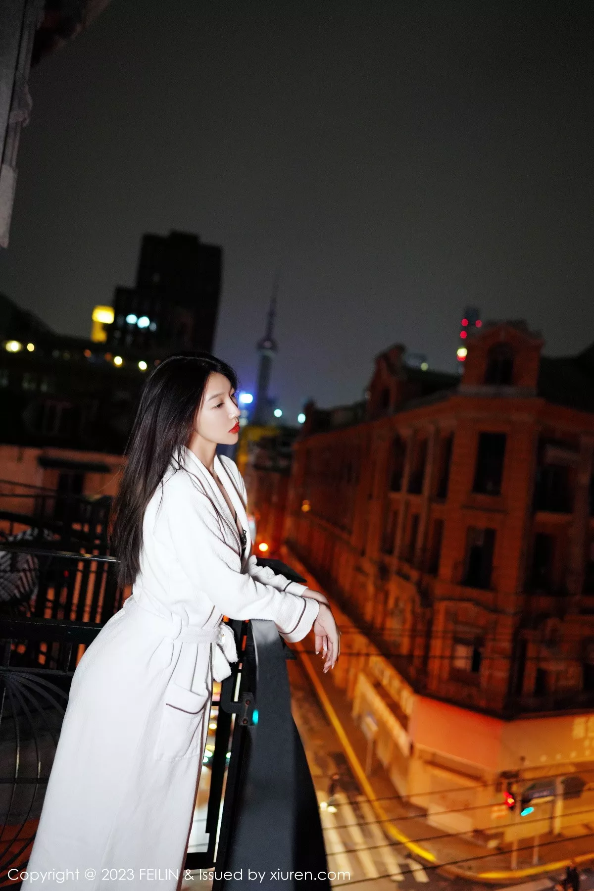 秀人集.com_[FeiLin嗲囡囡]VOL.464_女神冯木木LRIS私房脱白色睡袍露黑色内衣配黑丝吊袜诱惑写真89P