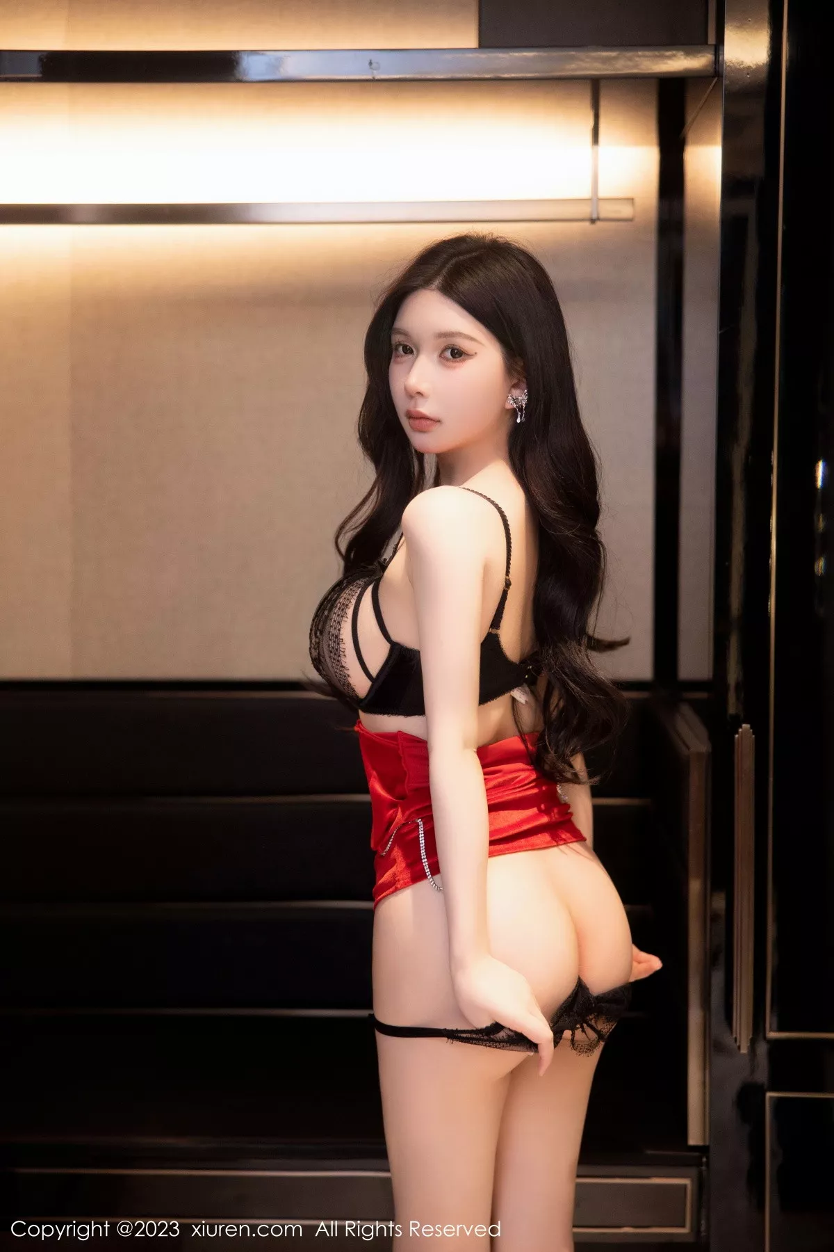 秀人集.com_[XiuRen秀人网]No.6276_模特林珊珊脱红色吊带裙露性感黑色情趣蕾丝内衣惹火诱惑写真80P