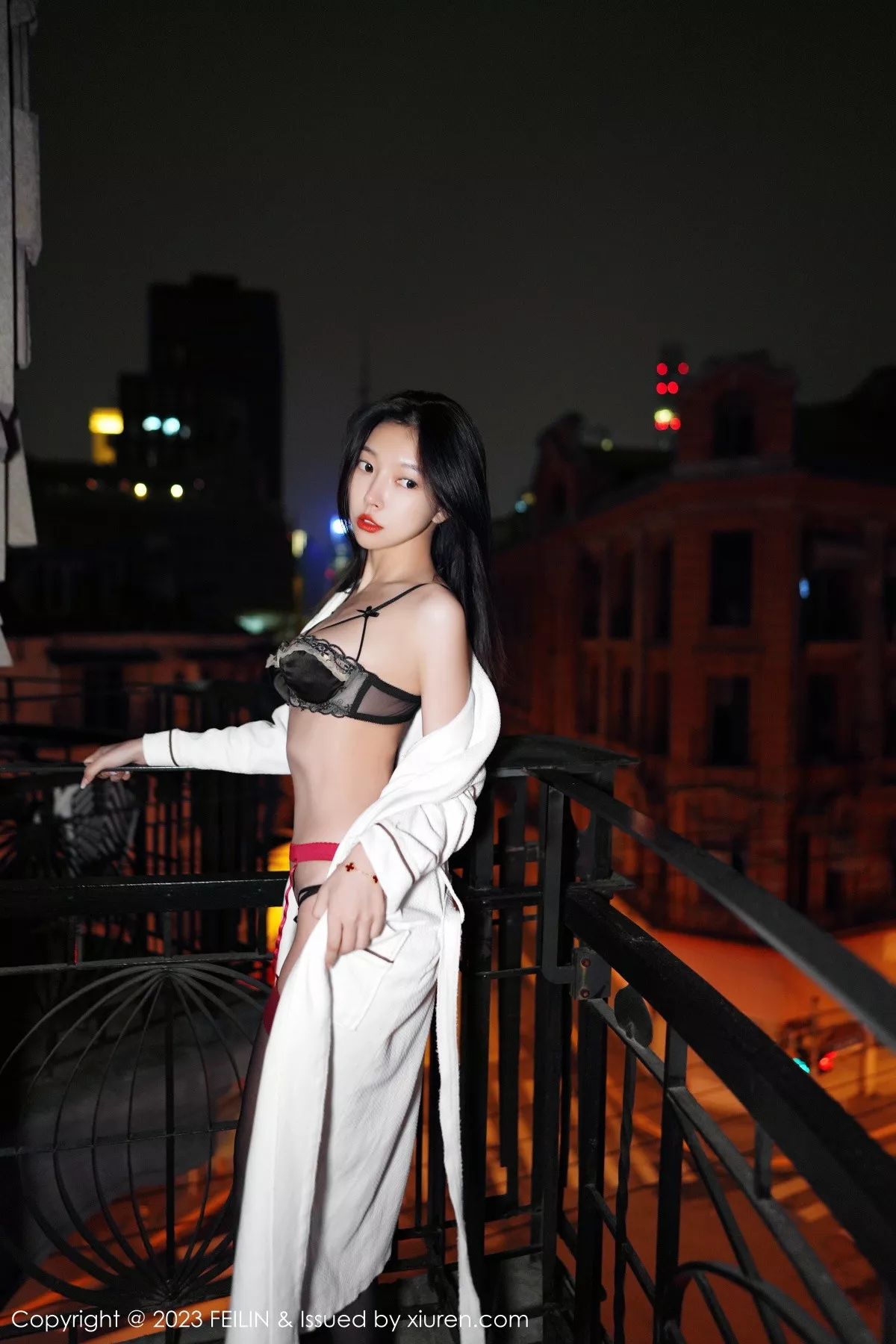 秀人集.com_[FeiLin嗲囡囡]VOL.464_女神冯木木LRIS私房脱白色睡袍露黑色内衣配黑丝吊袜诱惑写真89P