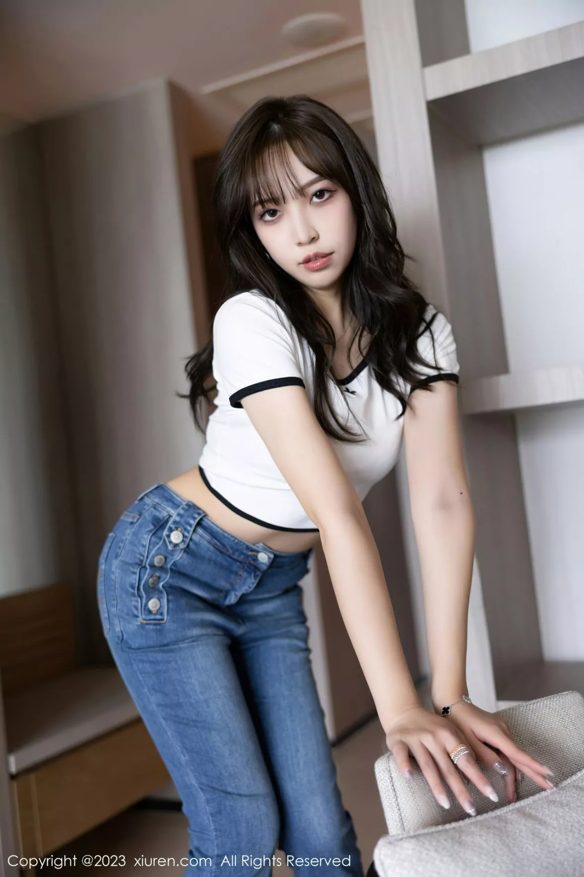 秀人集.com_[XiuRen秀人网]No.6160_模特郑颖姗Bev白色上衣配牛仔长裤露蕾丝内衣超薄肉丝诱惑写真90P