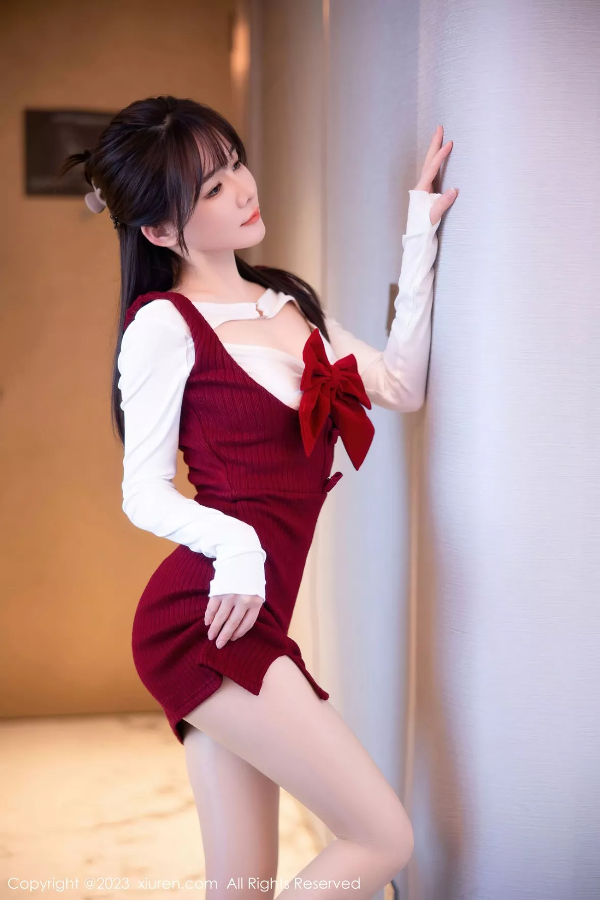 秀人集.com_[XiuRen秀人网]No.6168_模特婠婠么新春主题私房床上脱低胸服饰秀绝美身材迷人诱惑写真84P