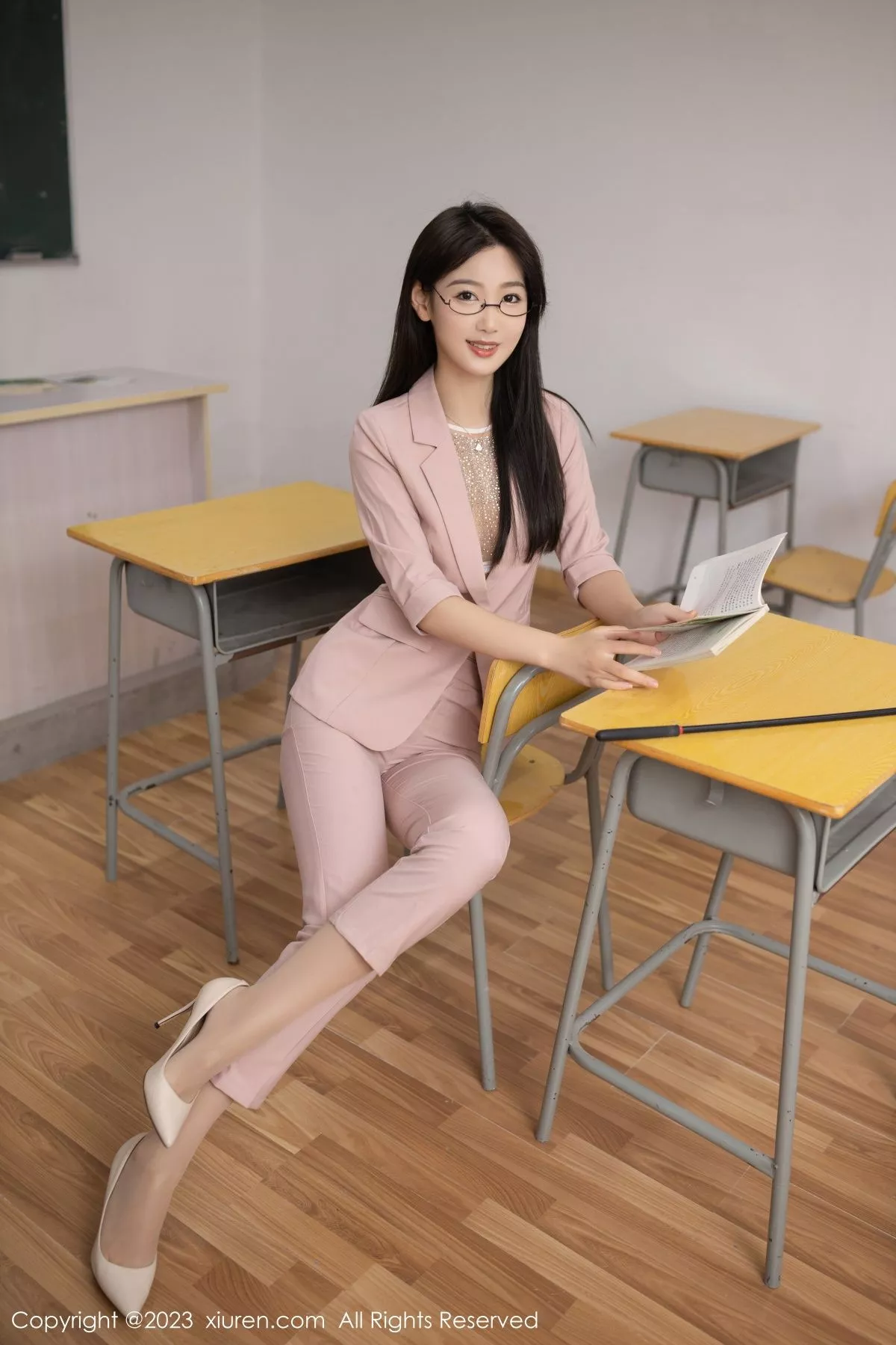 秀人集.com_[XiuRen秀人网]No.6179_模特唐安琪教师角色扮演性感轻透内衣配开档肉丝迷人诱惑写真82P