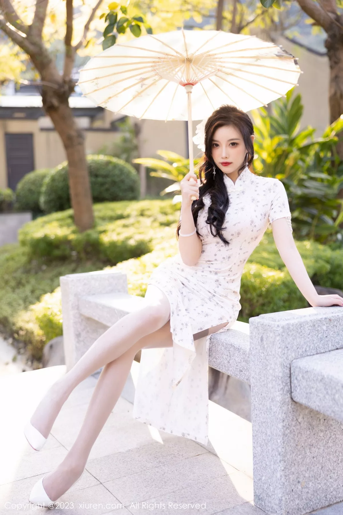 秀人集.com_[XiuRen秀人网]No.6186_女神杨晨晨Yome白色带图案旗袍露性感灰色内衣完美诱惑写真86P