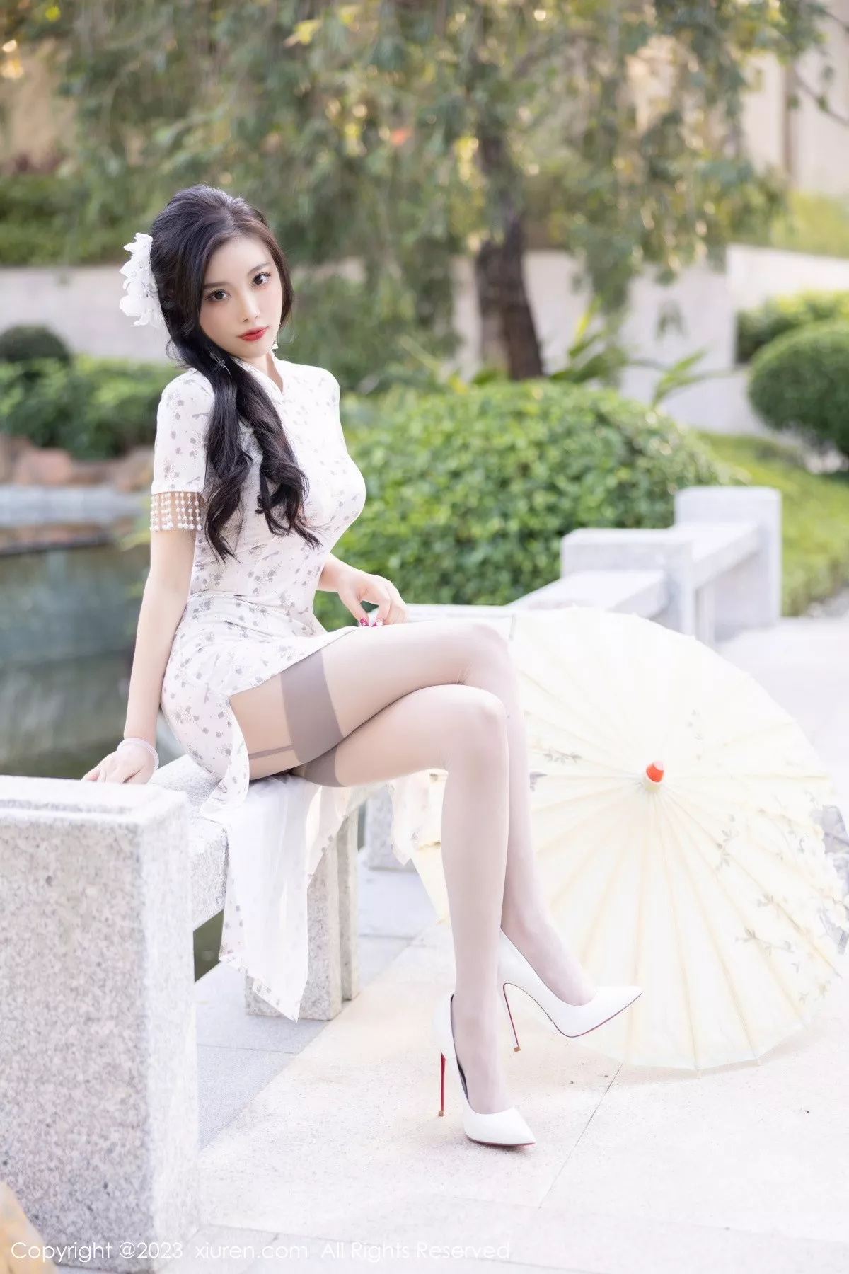 秀人集.com_[XiuRen秀人网]No.6186_女神杨晨晨Yome白色带图案旗袍露性感灰色内衣完美诱惑写真86P