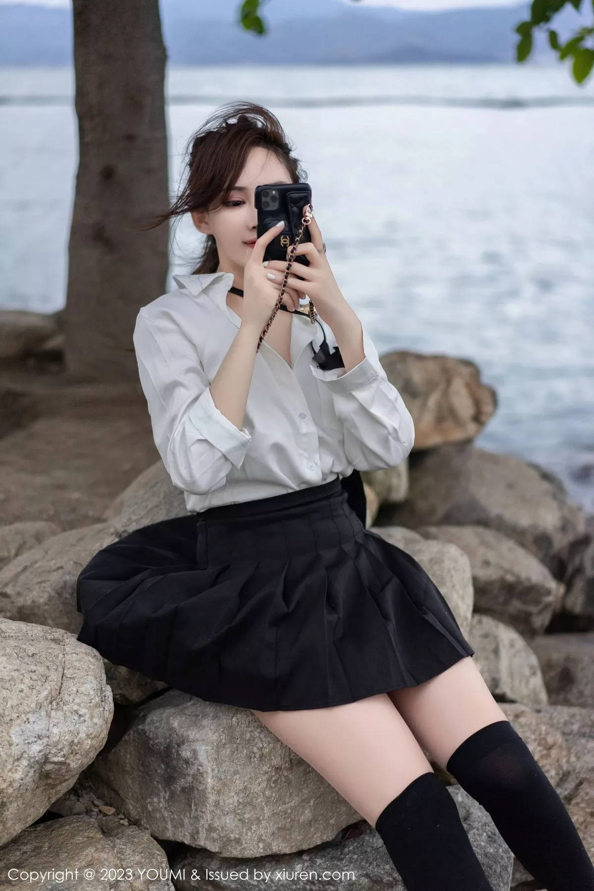 秀人集.com_[YouMi尤蜜荟]Vol.903_女神Carol周妍希大理旅拍性感白T配黑短裙秀完美身材迷人写真100P